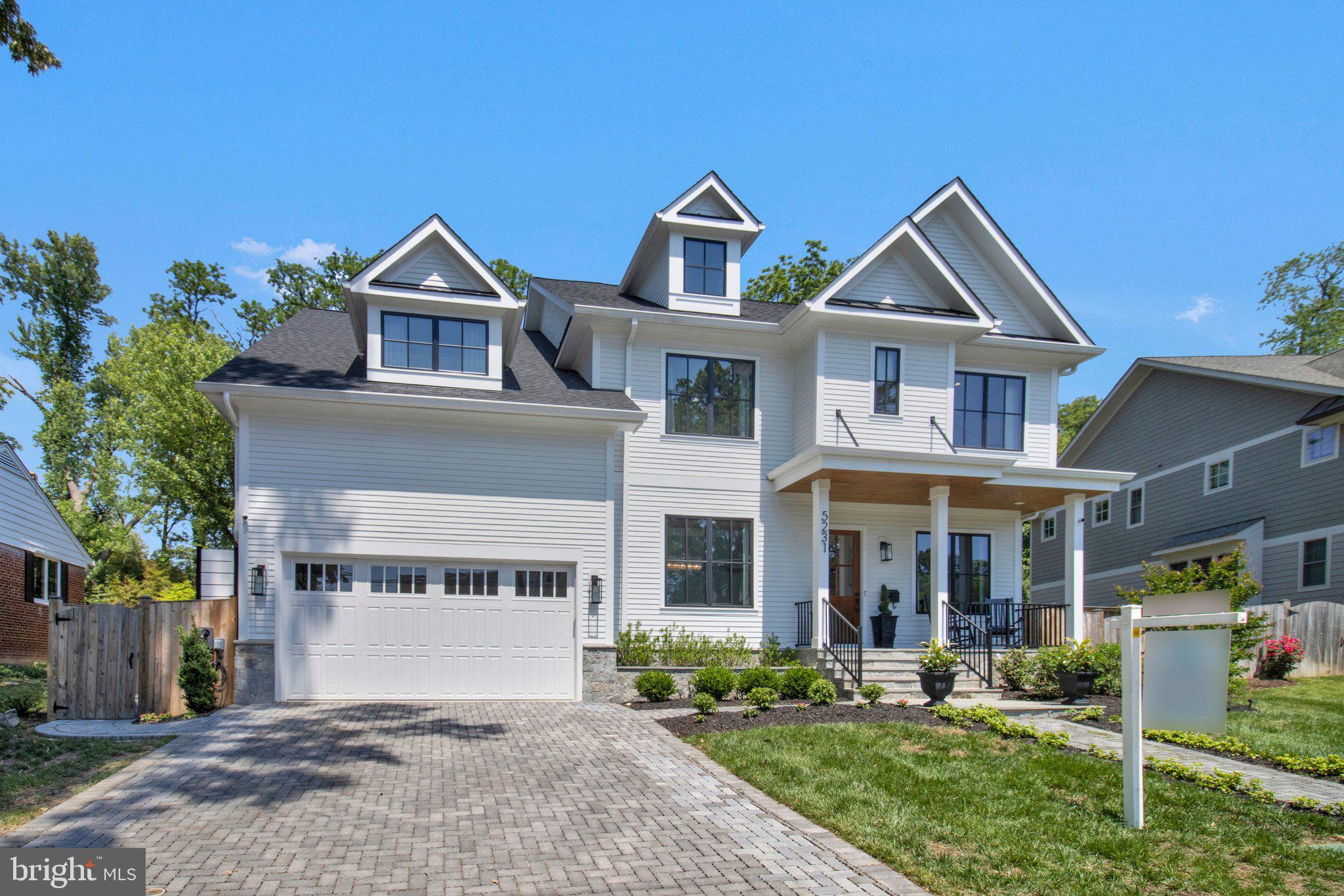 CRESCENT HILLS - Residential