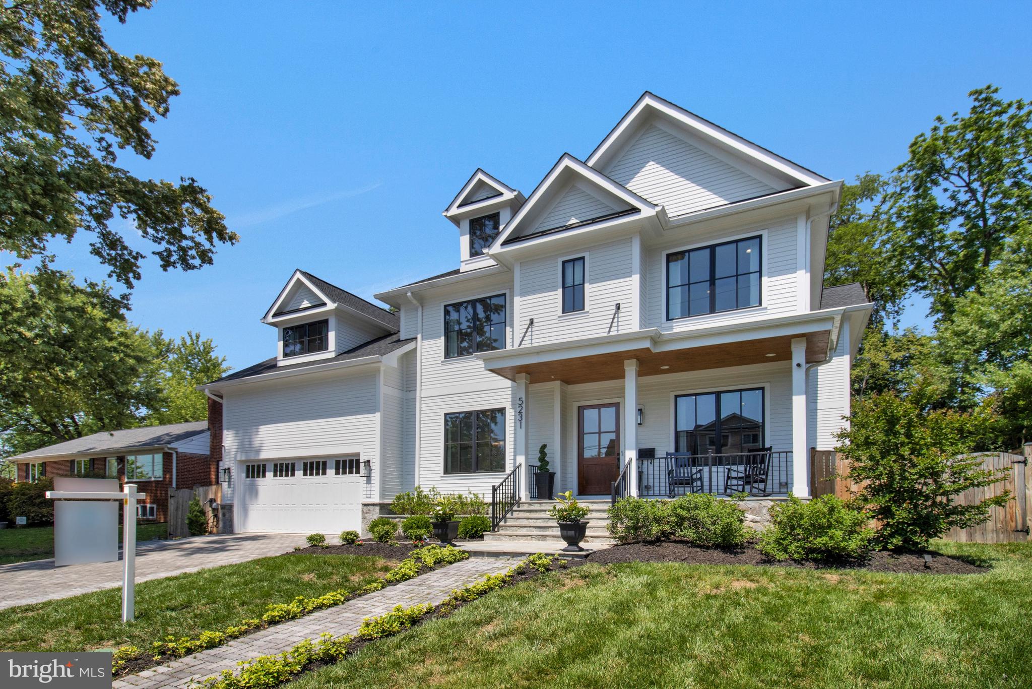 CRESCENT HILLS - Residential