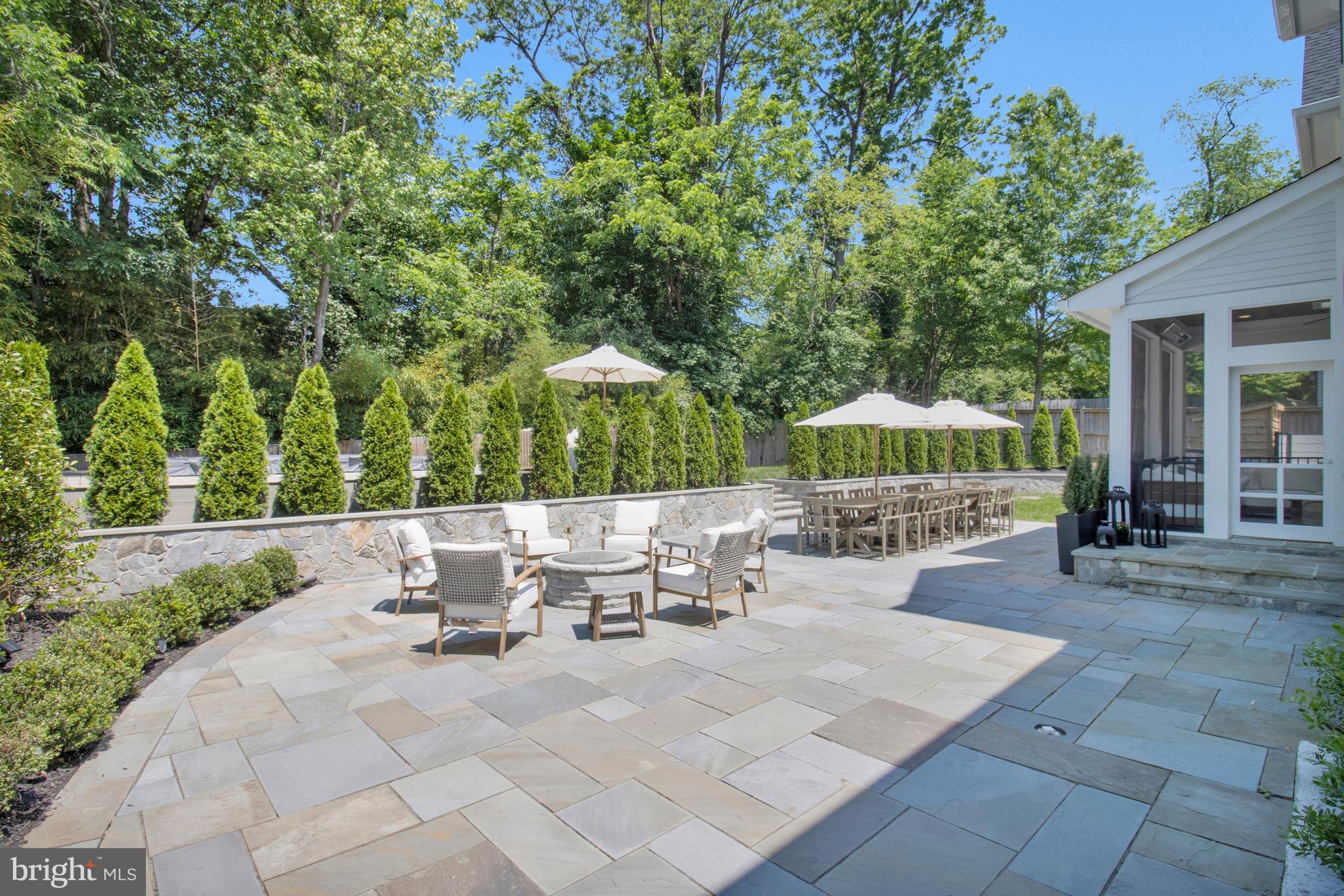 CRESCENT HILLS - Residential