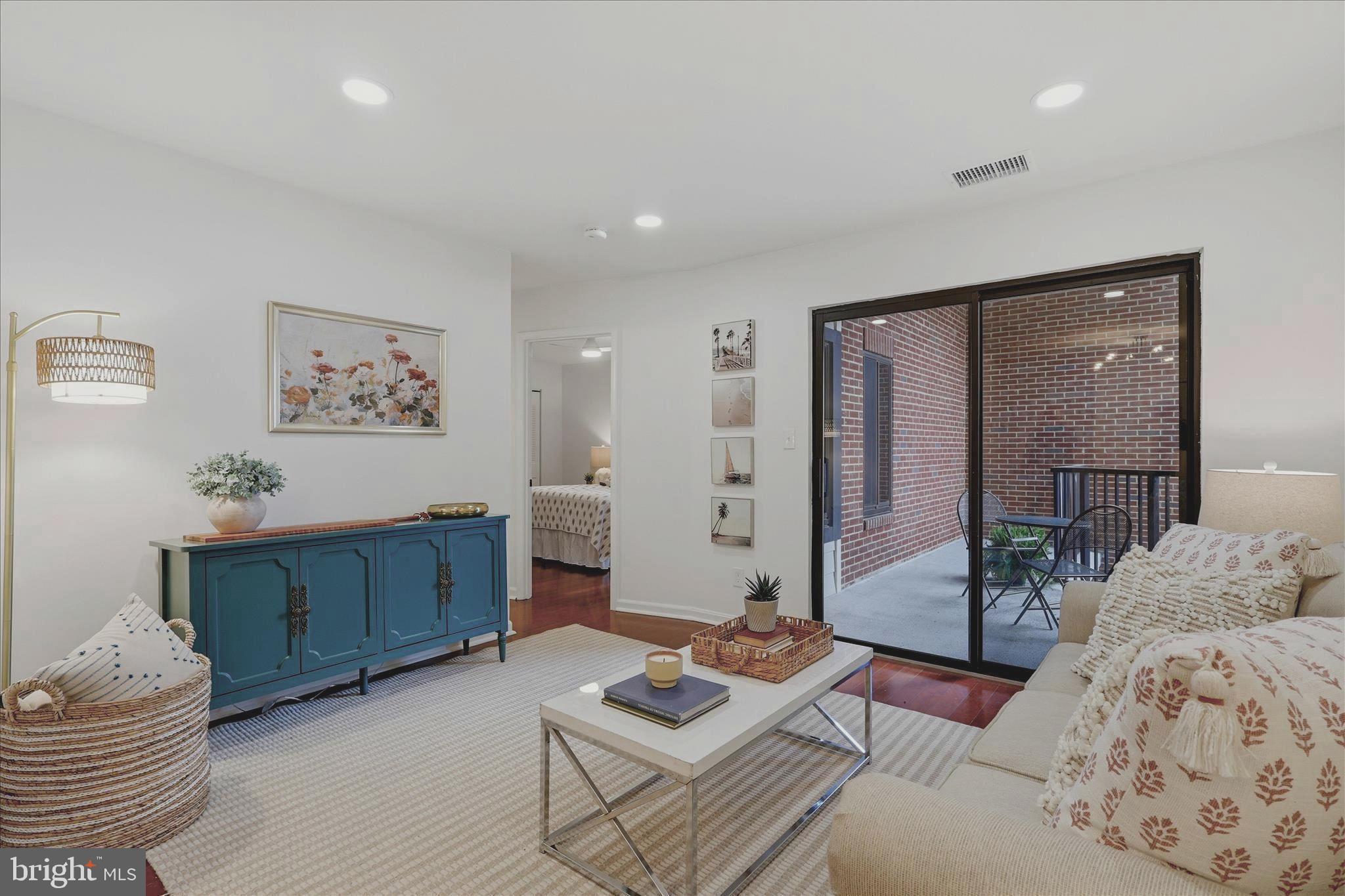 SUMMERWALK - Residential