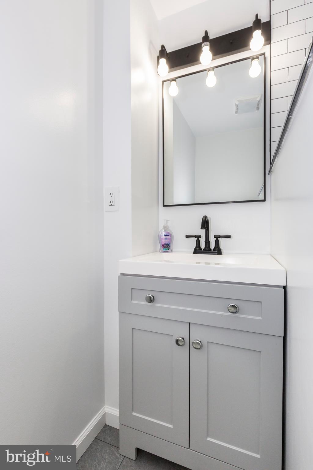 SARAHS CHOICE - Residential