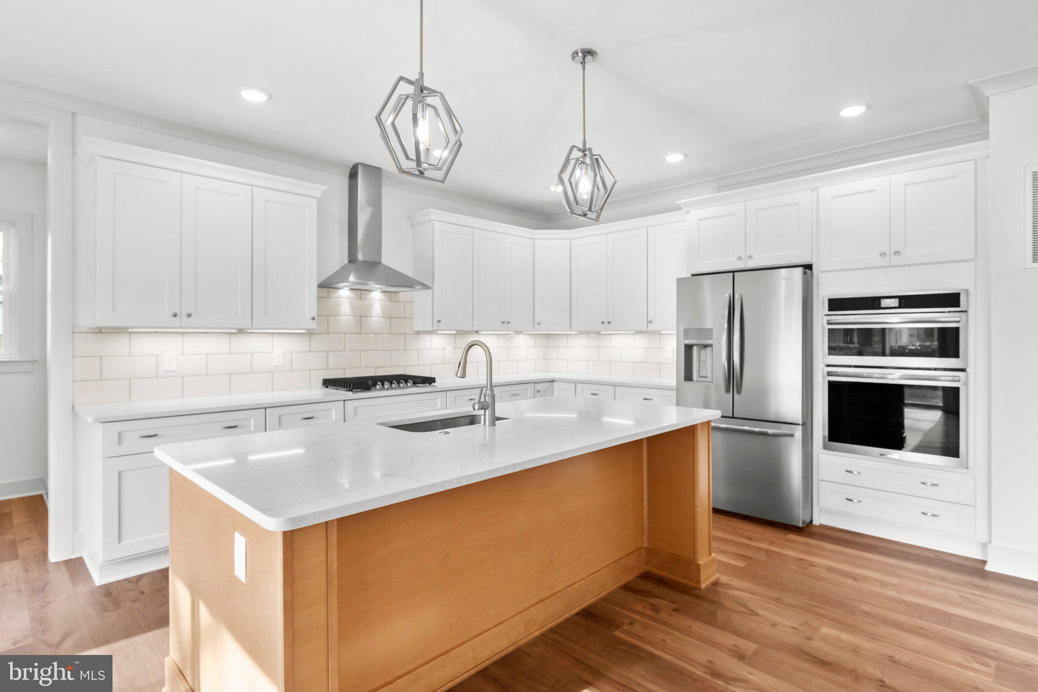 COLLEGE HEIGHTS - Residential
