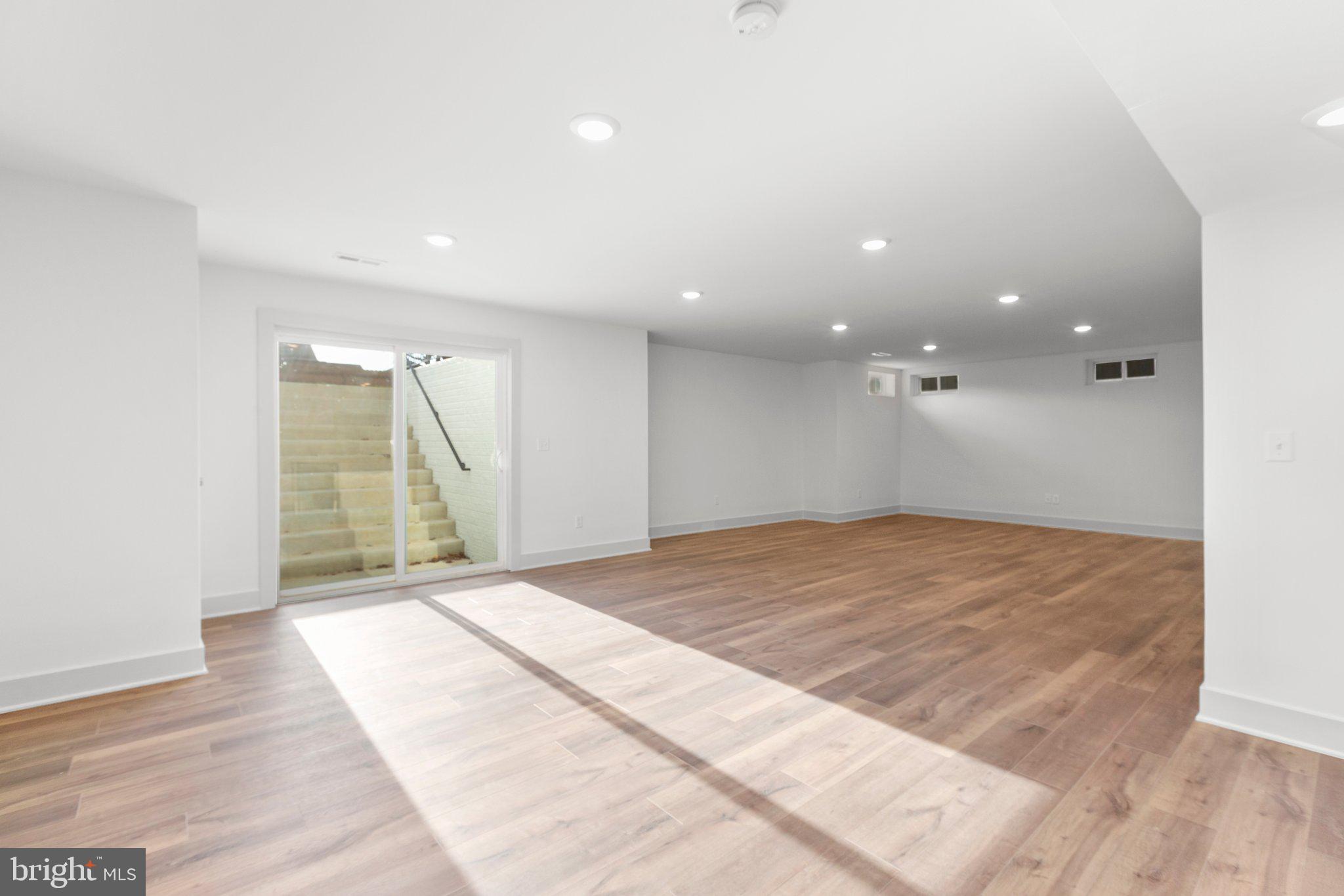 COLLEGE HEIGHTS - Residential