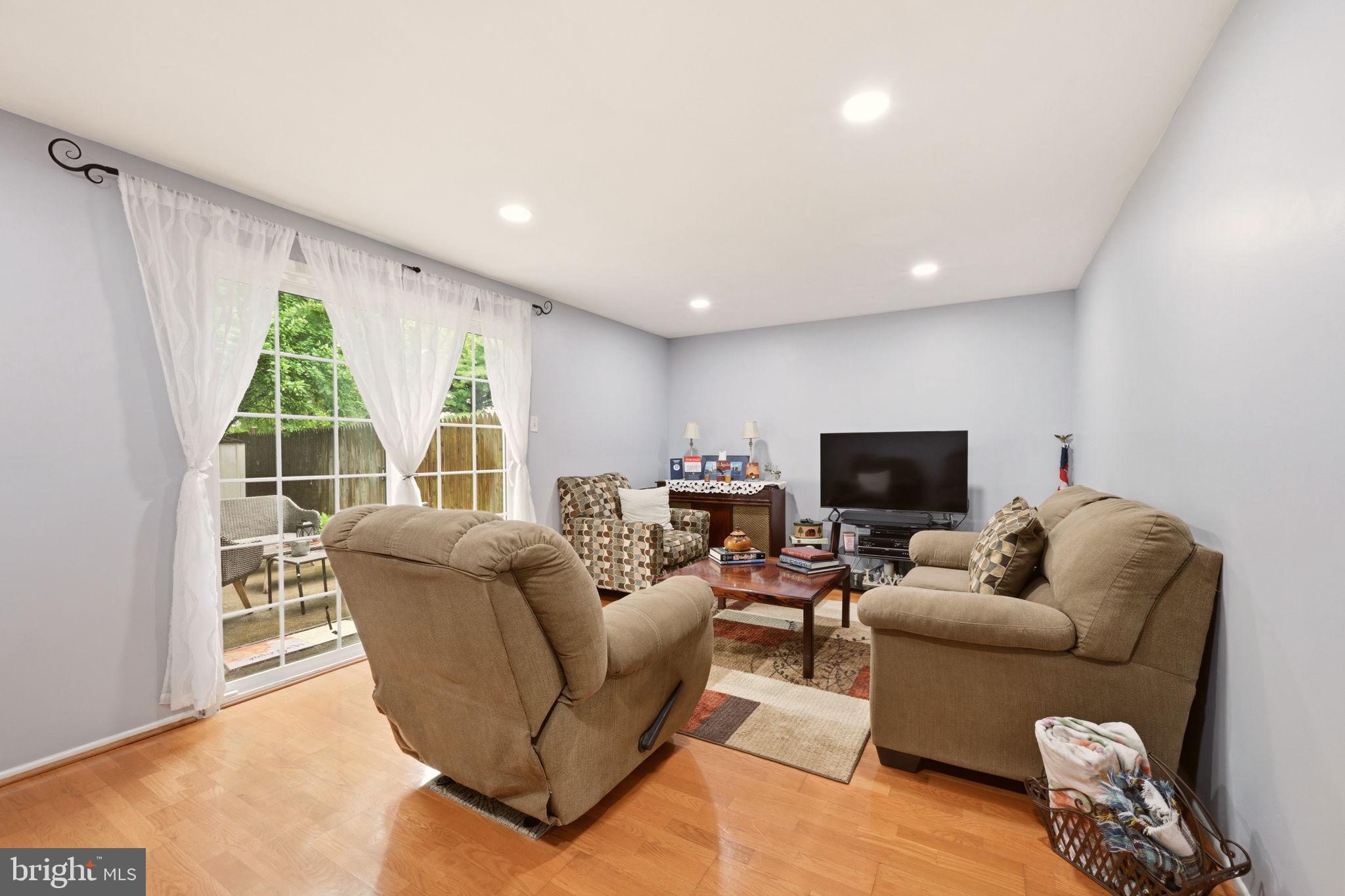 FOX CHAPEL - Residential