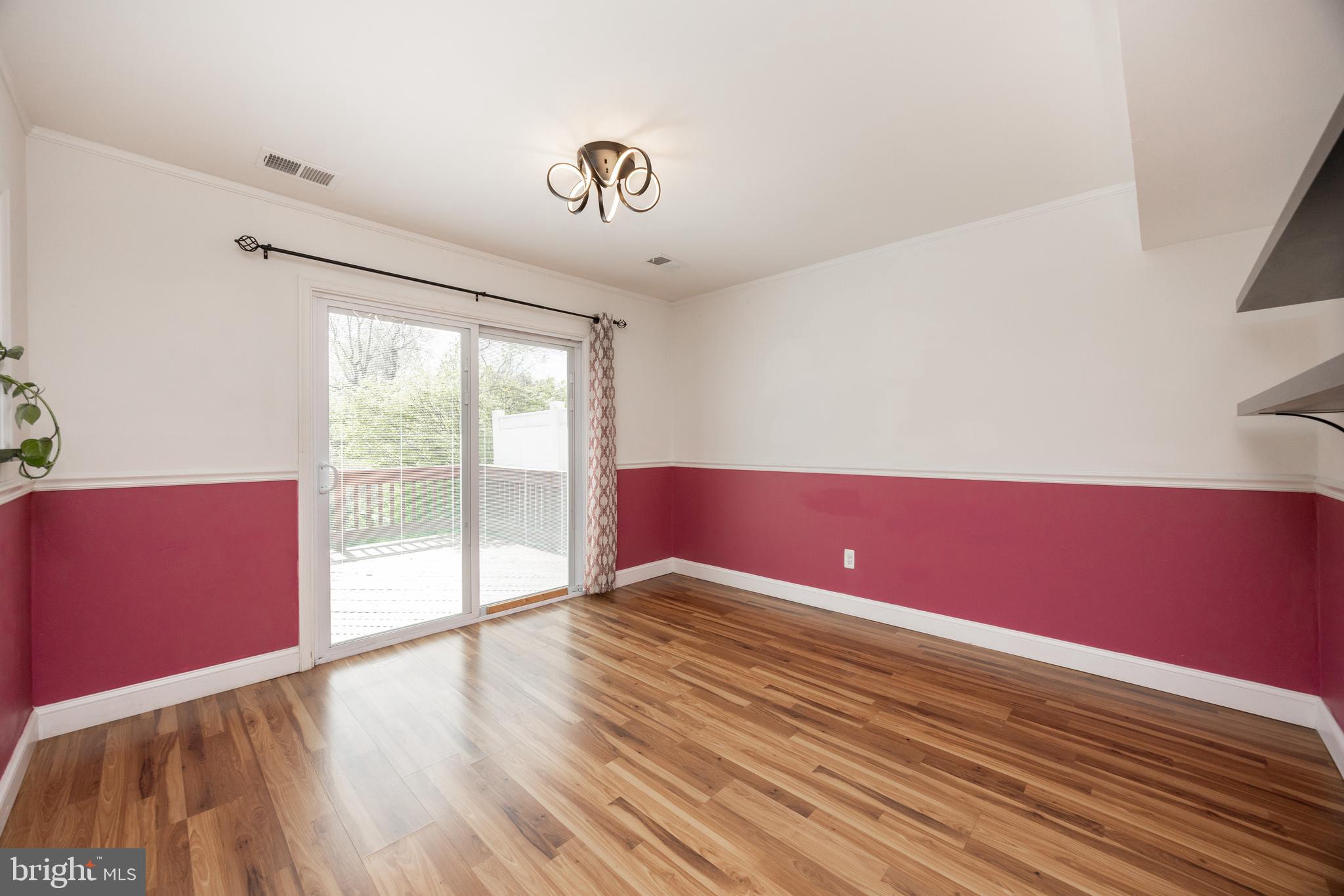 INGLESIDE VILLAGE - Residential