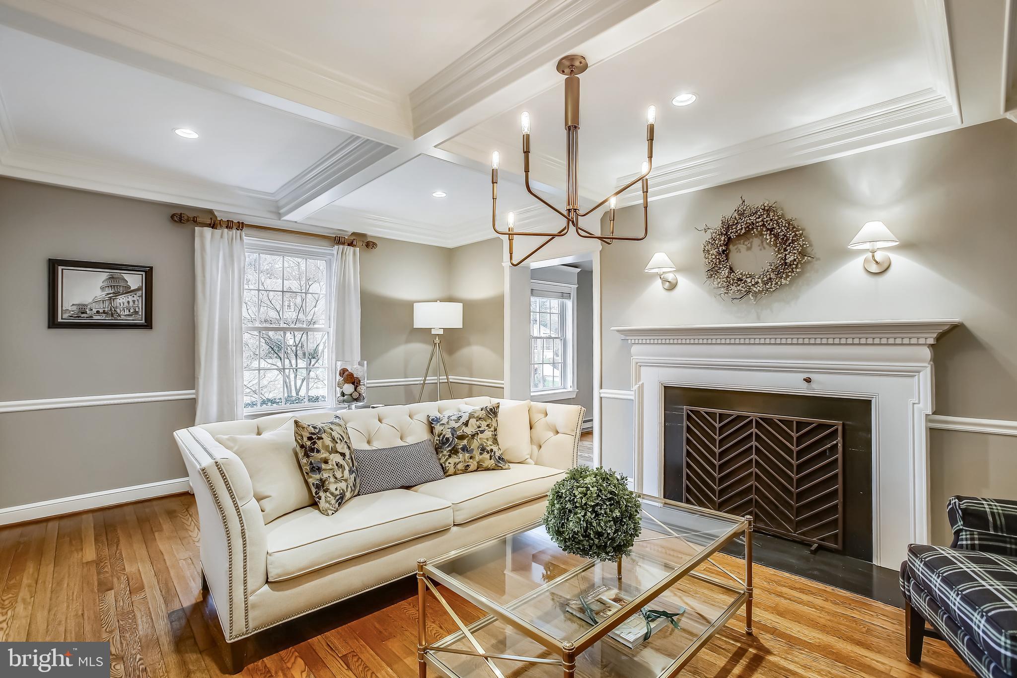 COUNTRY CLUB HILLS - Residential