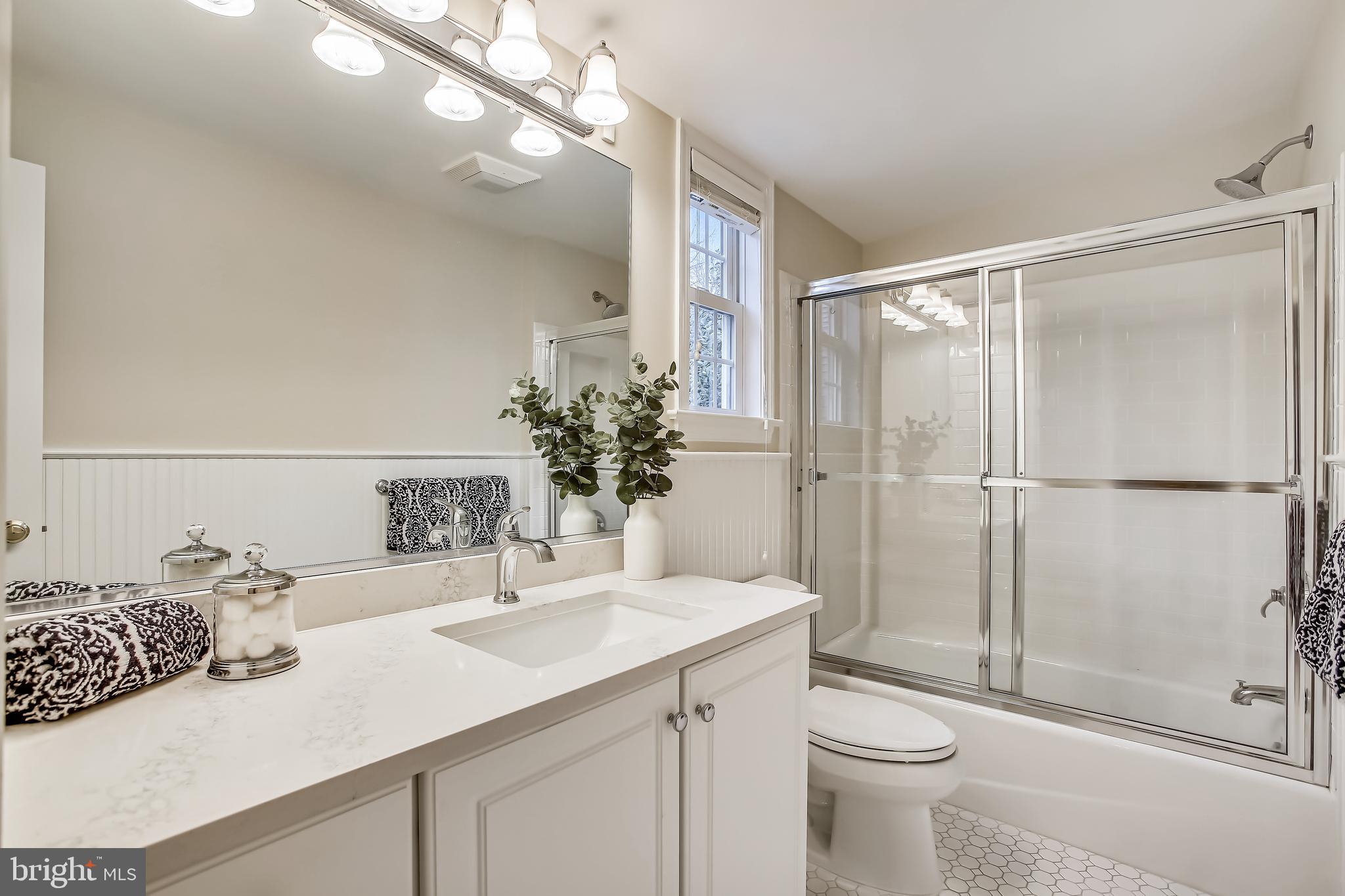 COUNTRY CLUB HILLS - Residential