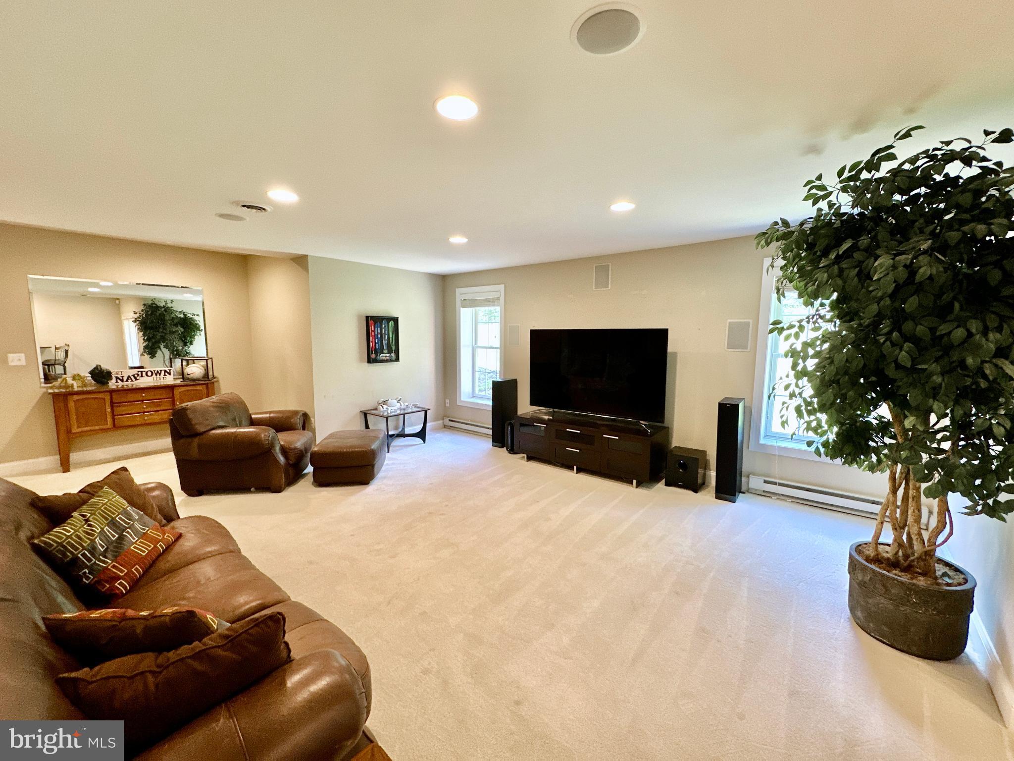 RIVER CREEK - Residential