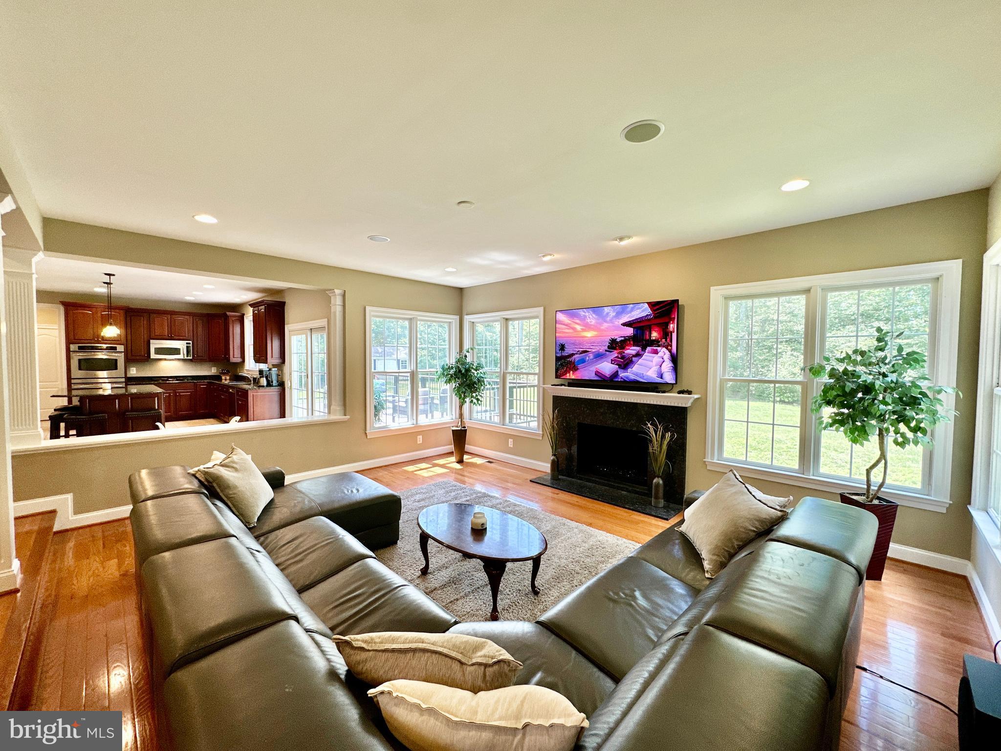 RIVER CREEK - Residential