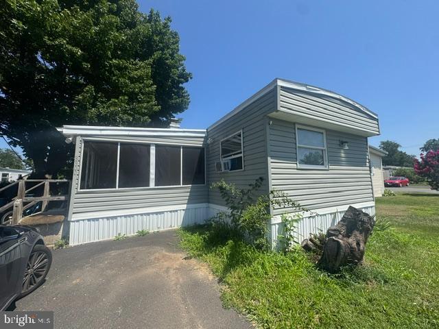 Mobile home in Pennsbury School District. 3 bedrooms and 2 Full Baths. Primary Bedroom with a Full ensuite Bathroom with soaking tub and a stand up shower. Home needs a little TLC but nothing a little elbow grease and some paint and flooring can't fix. Priced accordingly. Home is being sold in as is condition but seller already has the Falls Township U&O completed.  Seller is ready to go and looking for a quicker close.