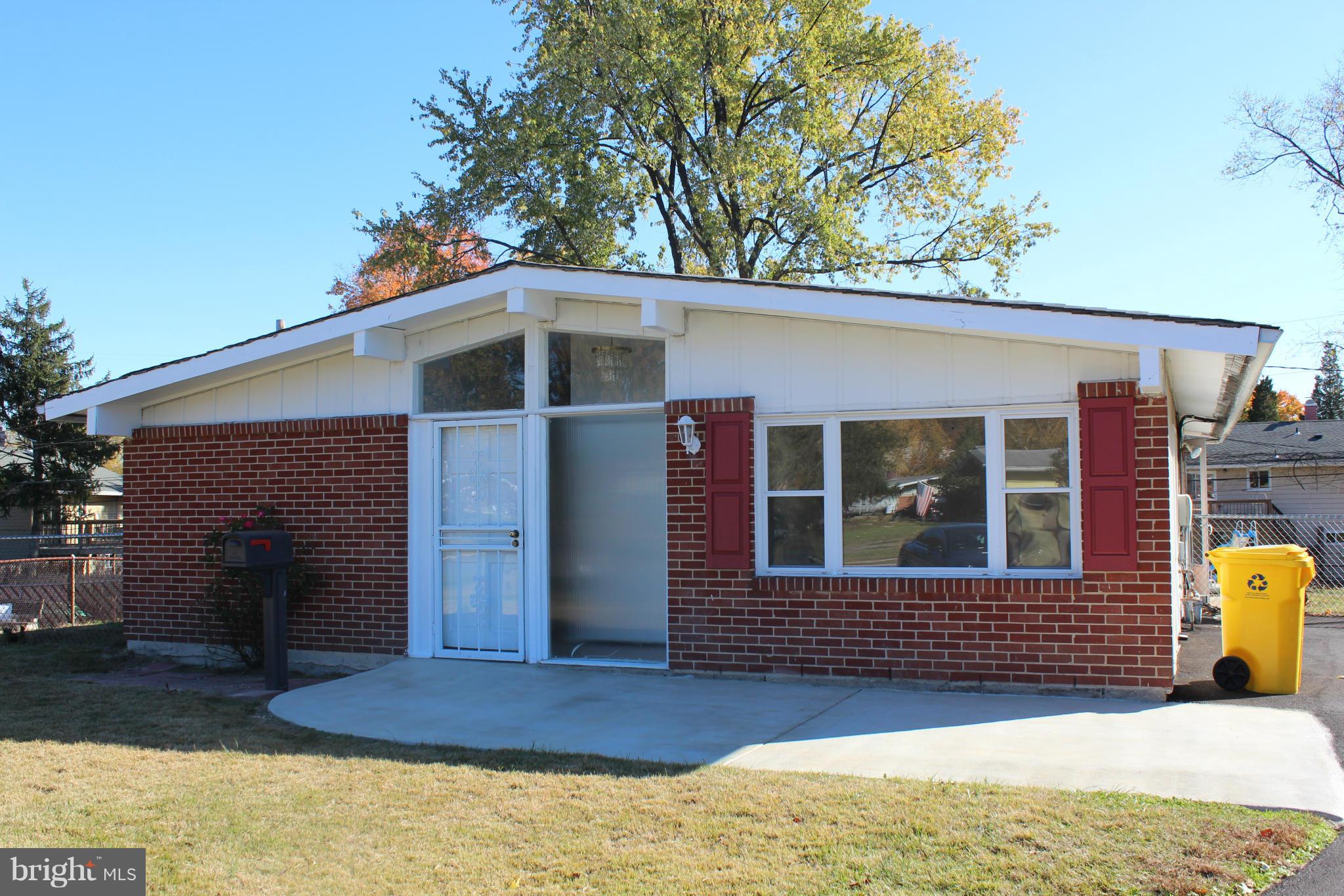 Single Family Rancher with Large Back Yard.  Pets considered on a case by case basis. Lots of closet space.  Fresh paint, newly refinished basement.