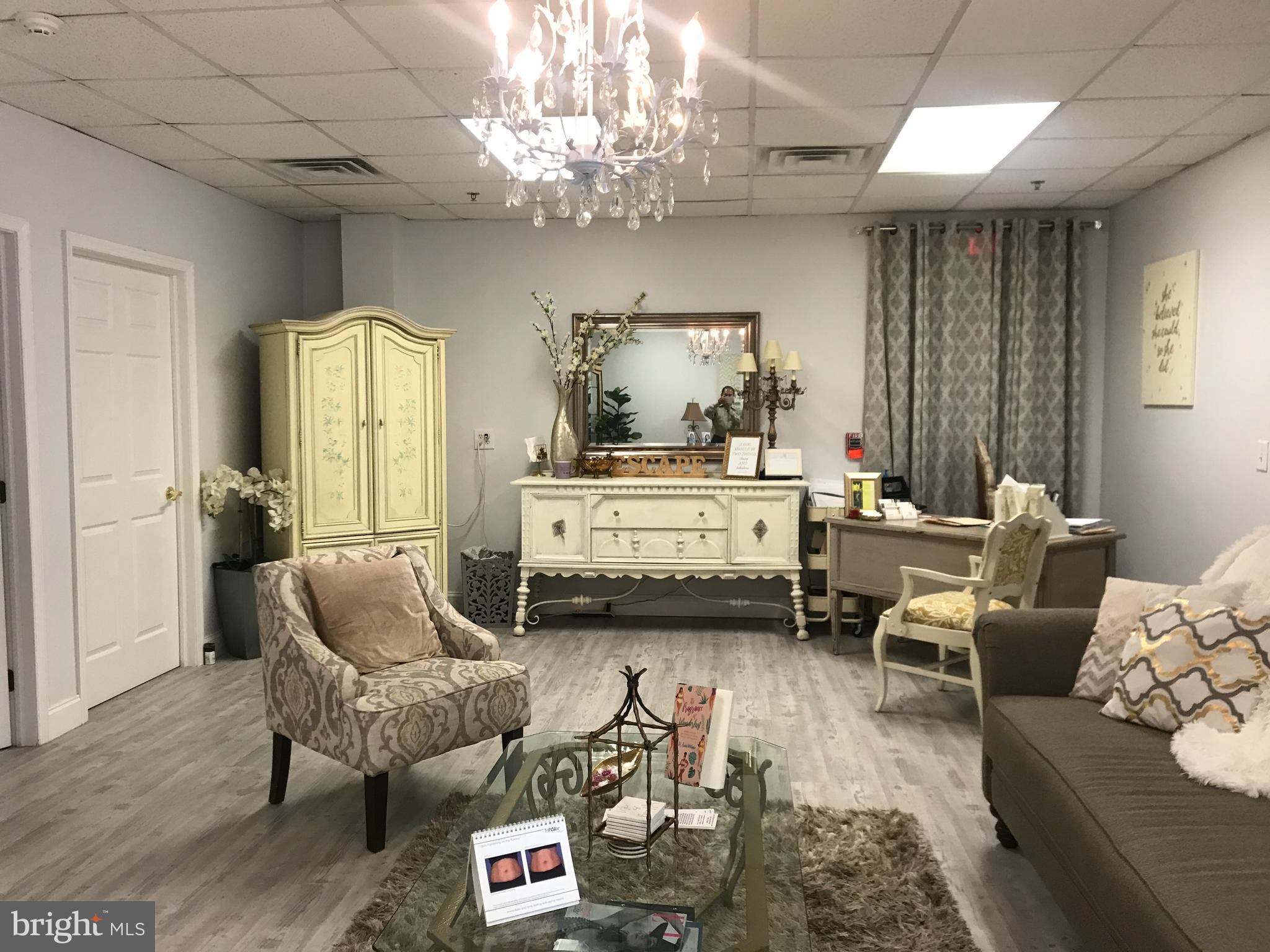 NORRITON EAST - Commercial Sale