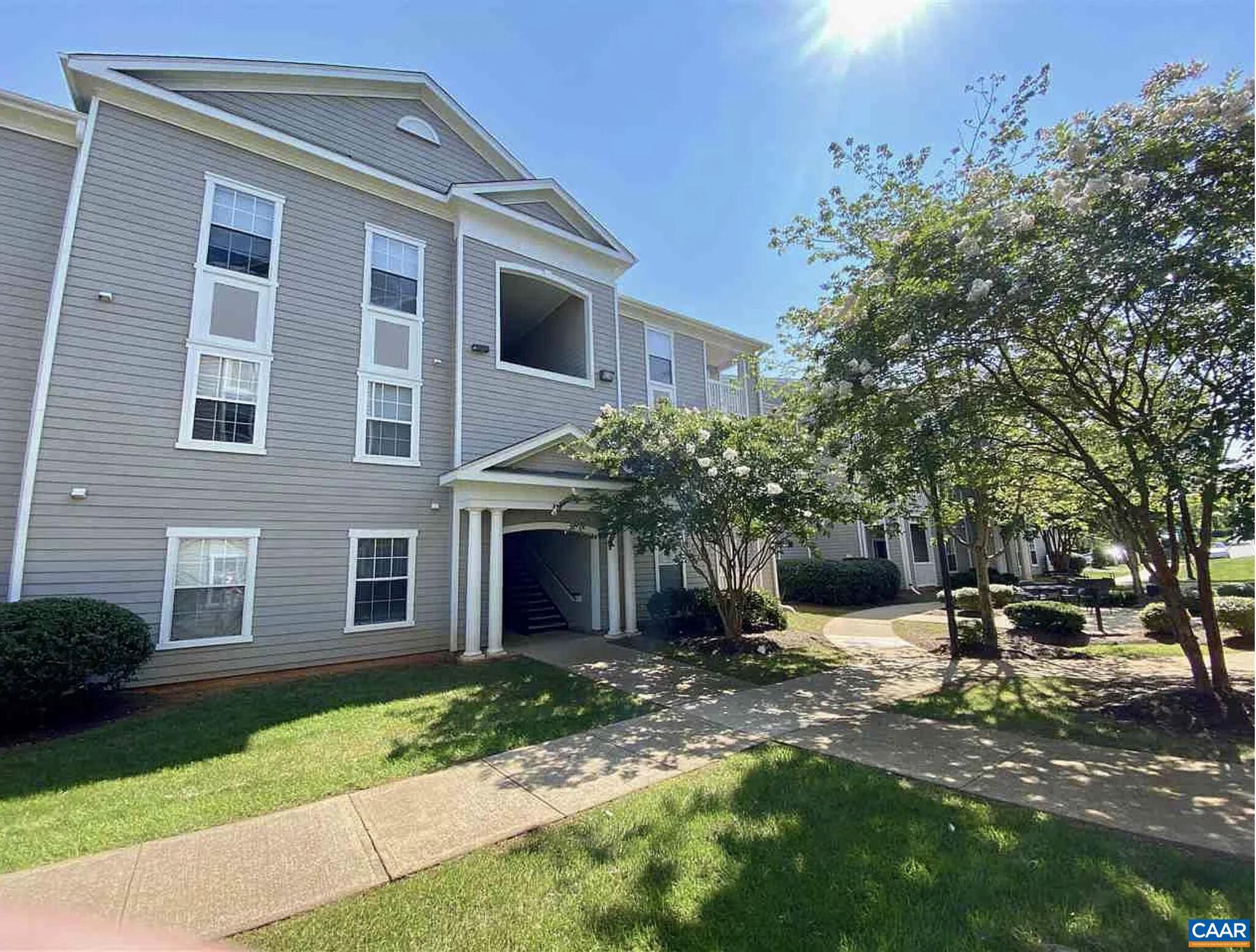 EAGLES LANDING - Residential