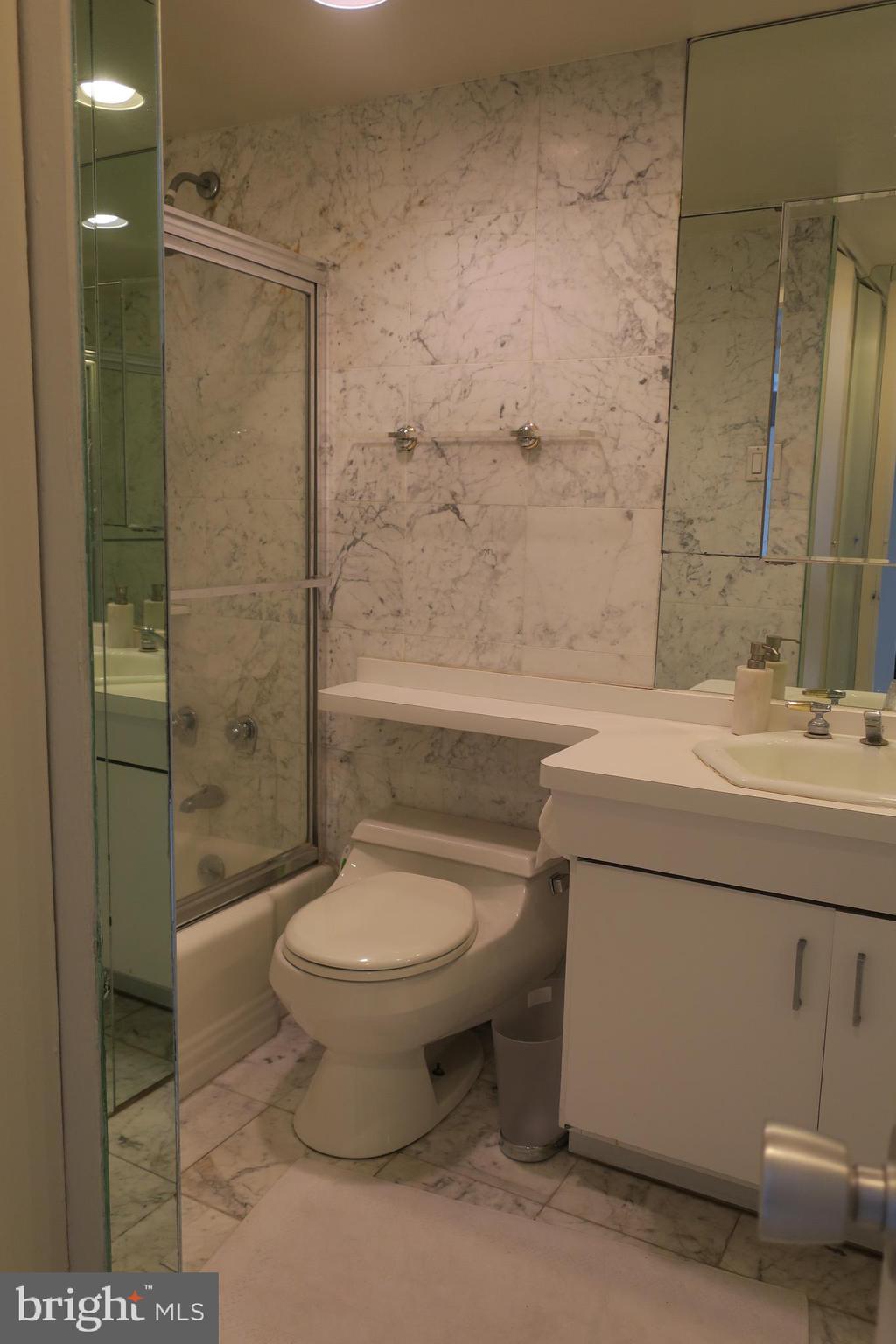 RITTENHOUSE SQUARE - Residential Lease