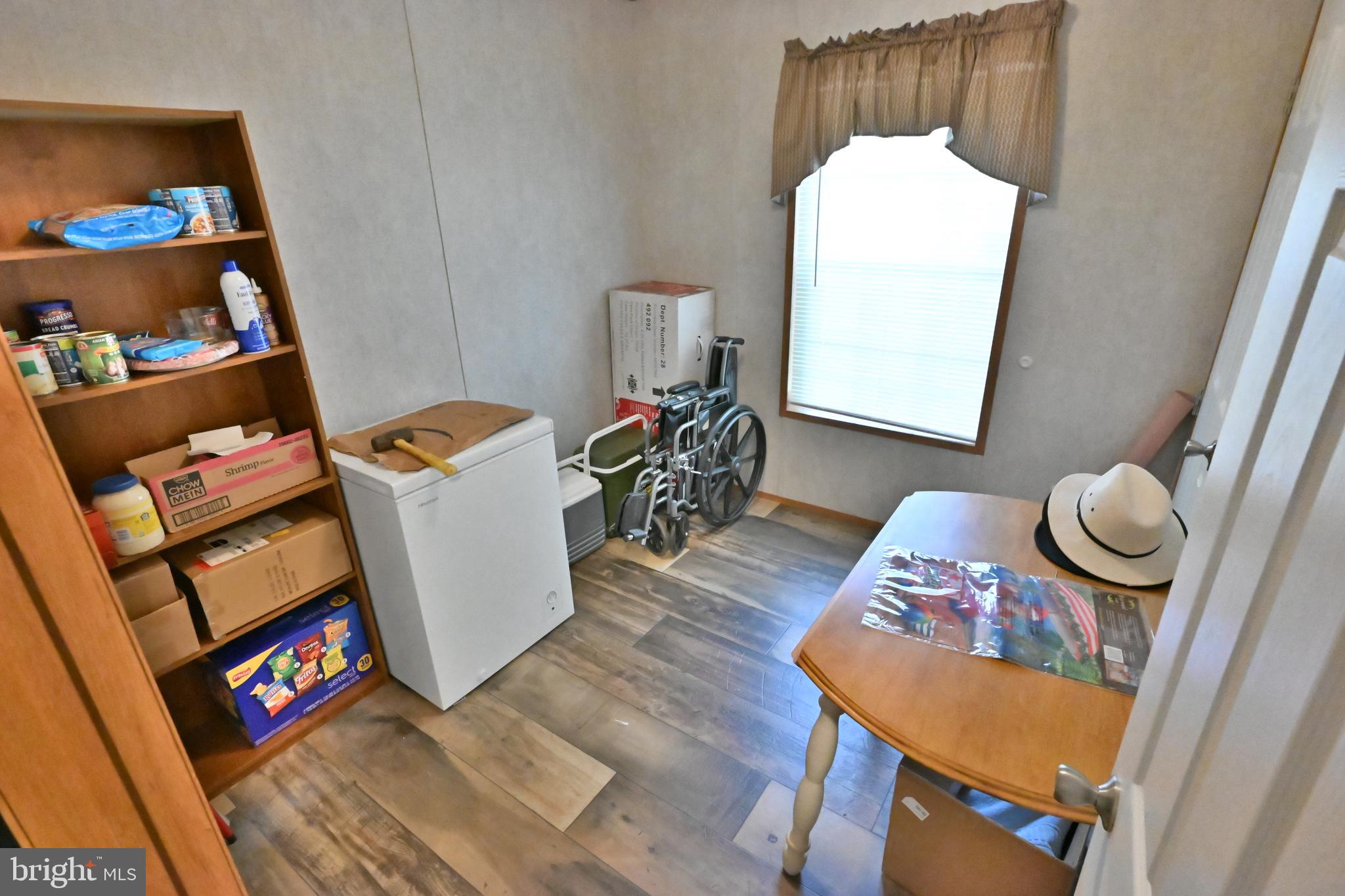 TOWN & COUNTRY - Residential