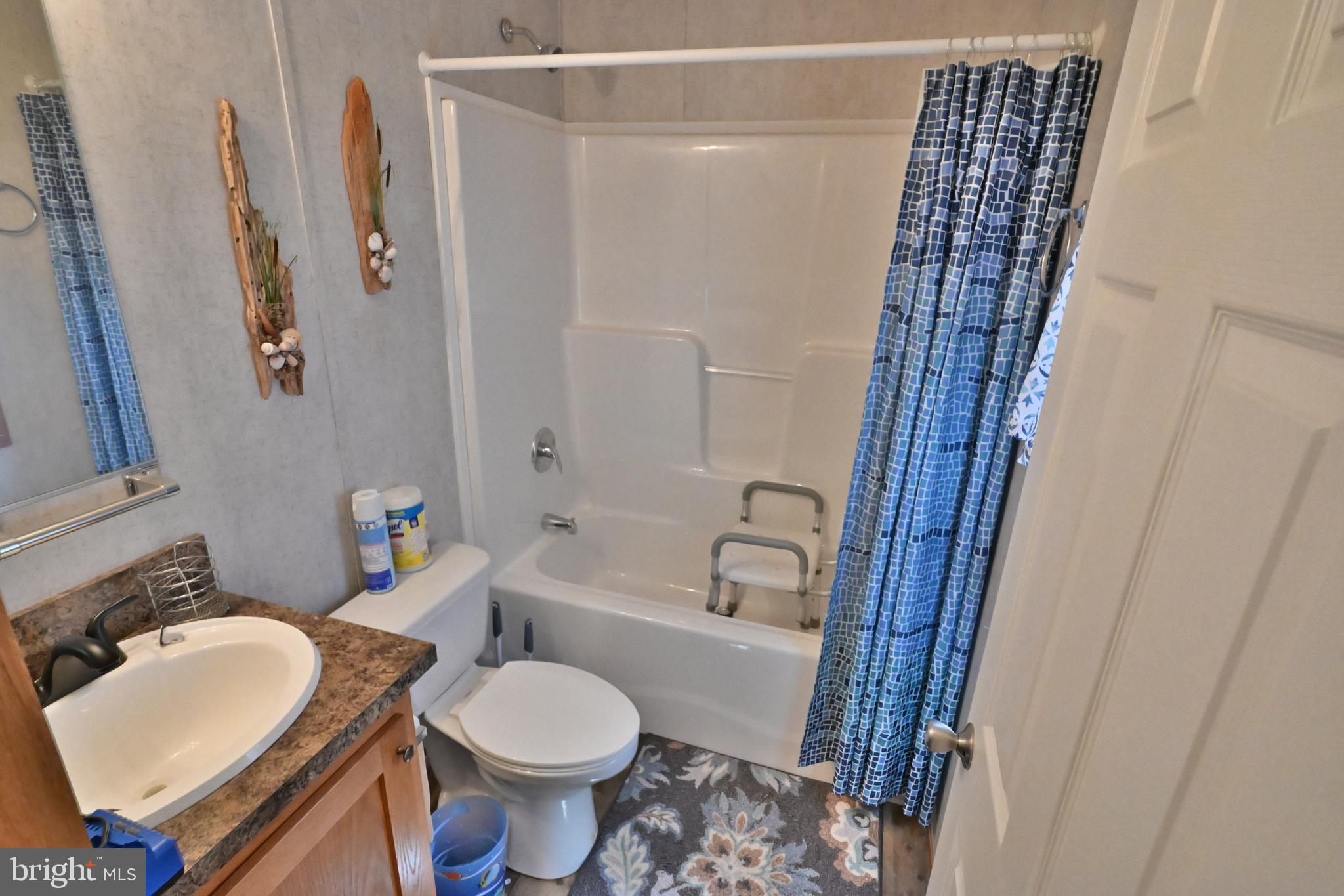 TOWN & COUNTRY - Residential