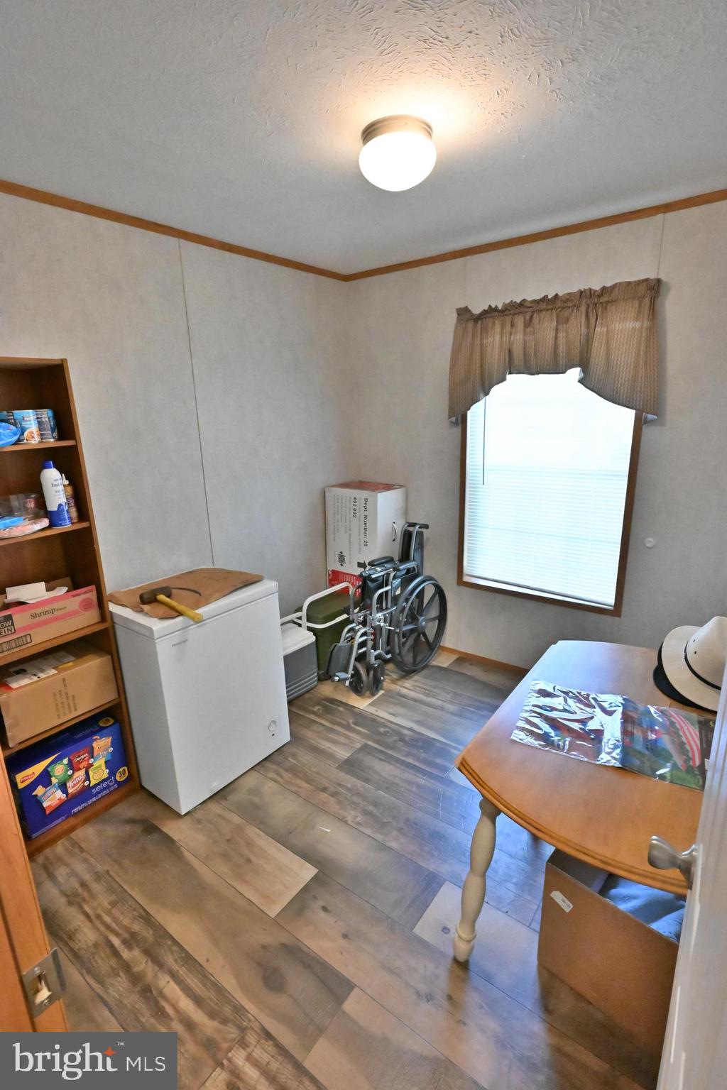 TOWN & COUNTRY - Residential