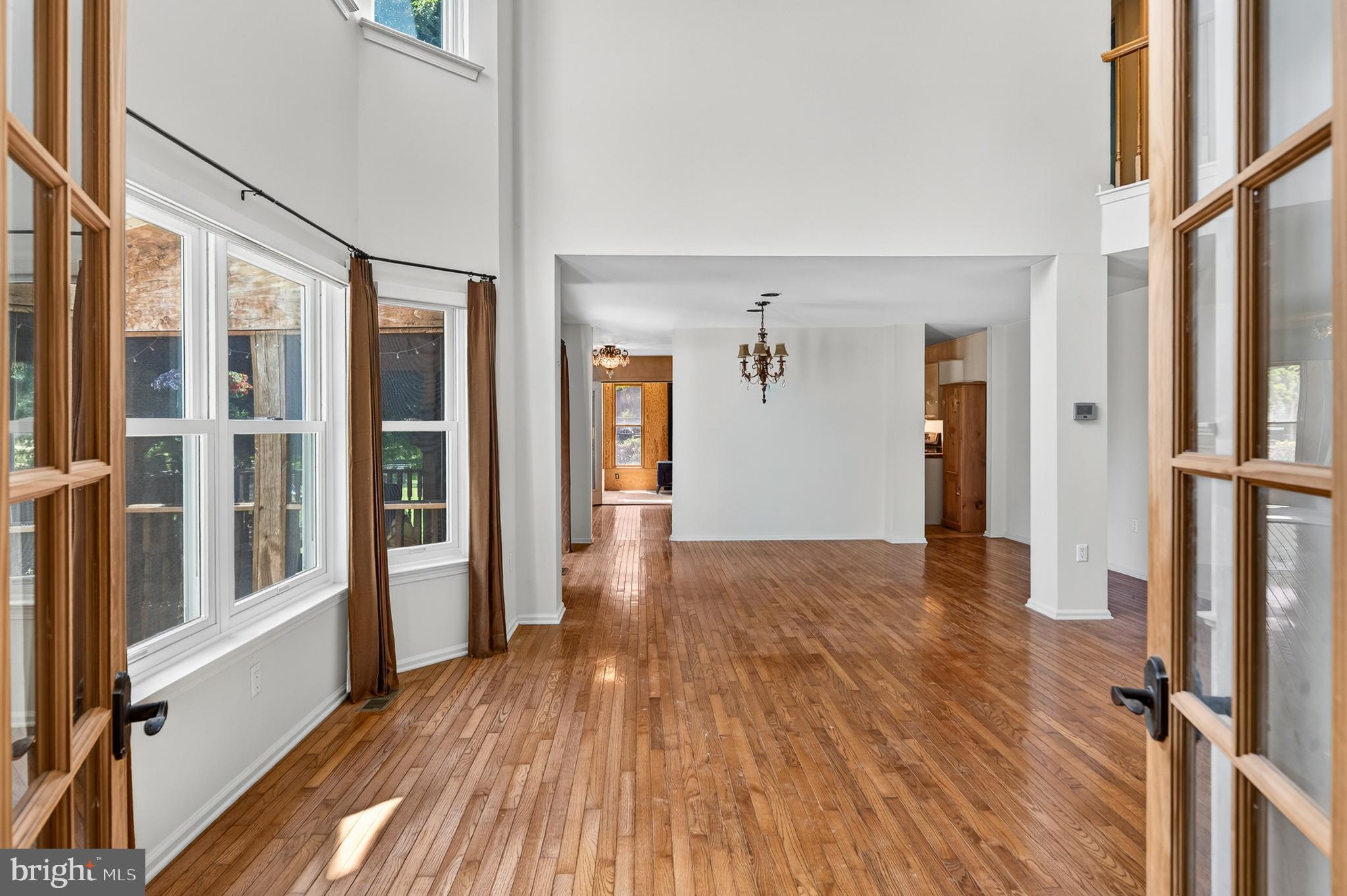 LONGSHORE ESTS - Residential