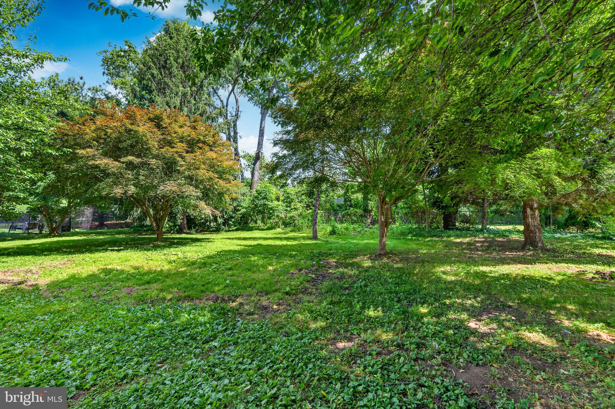 LONGSHORE ESTS - Residential