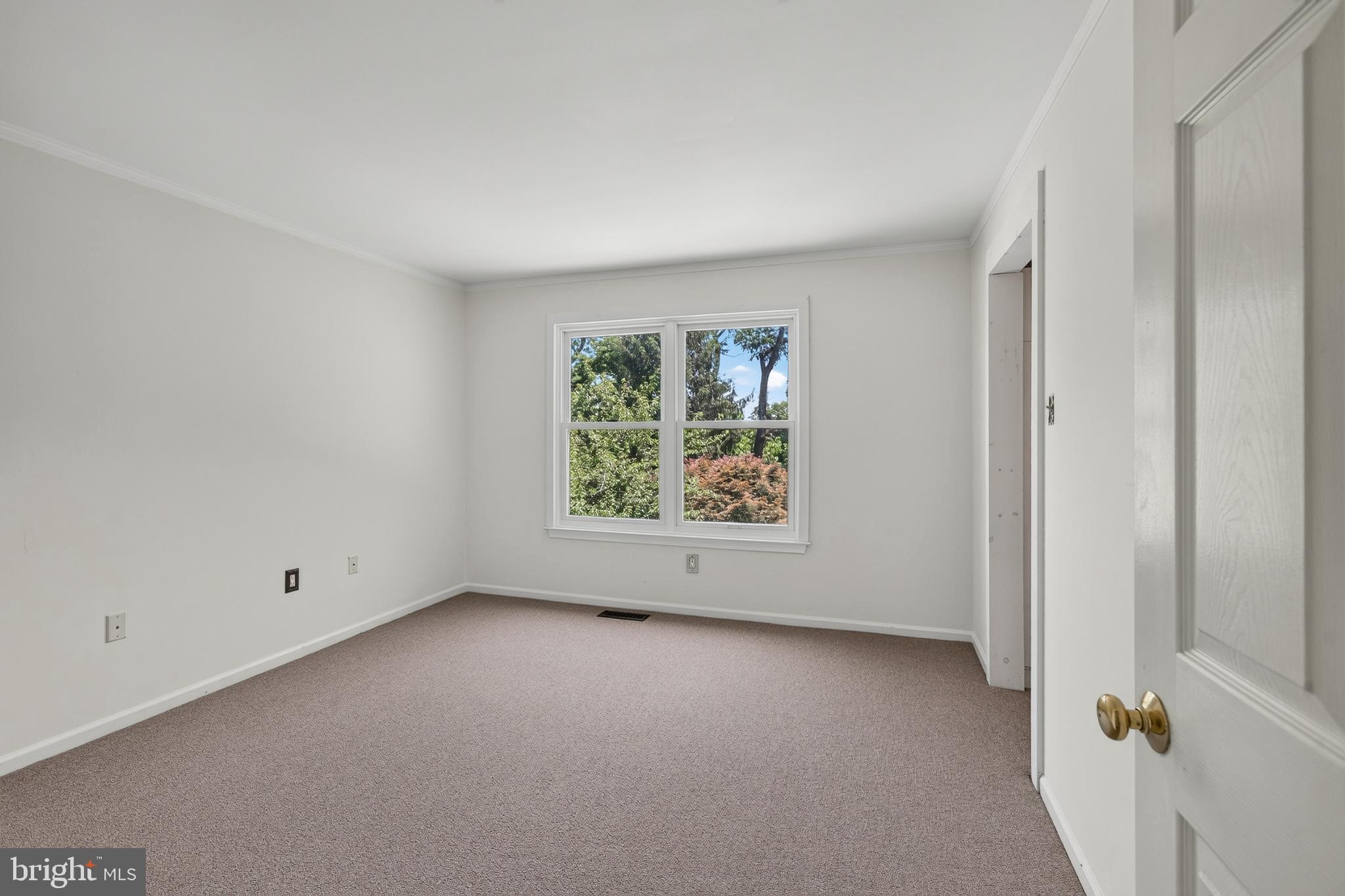 LONGSHORE ESTS - Residential