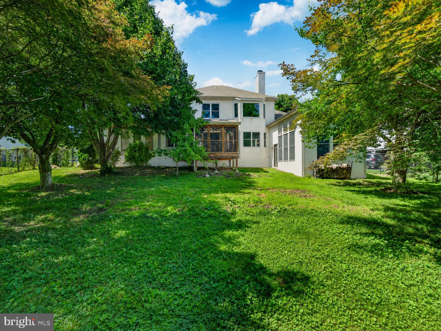 LONGSHORE ESTS - Residential