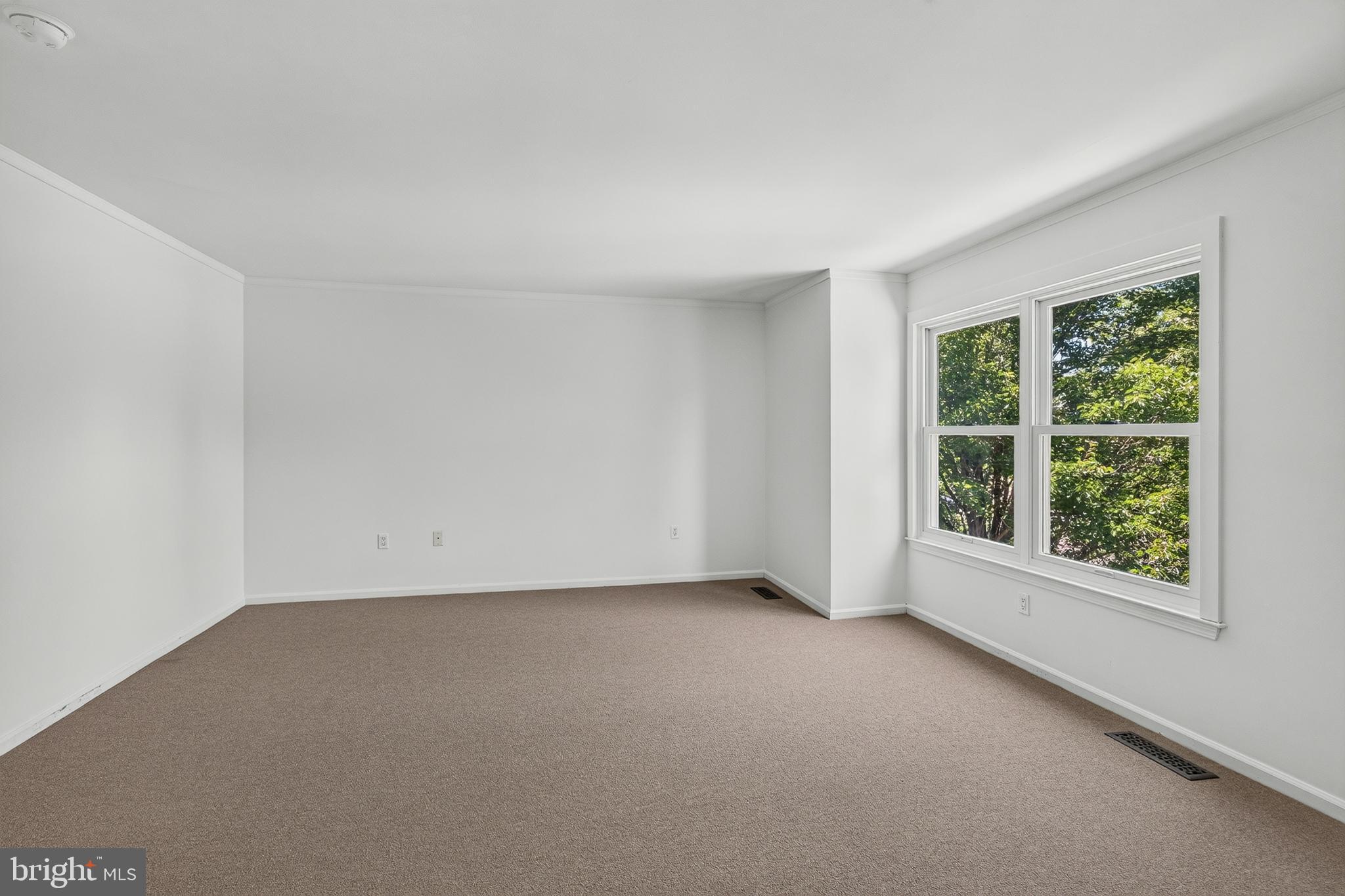 LONGSHORE ESTS - Residential