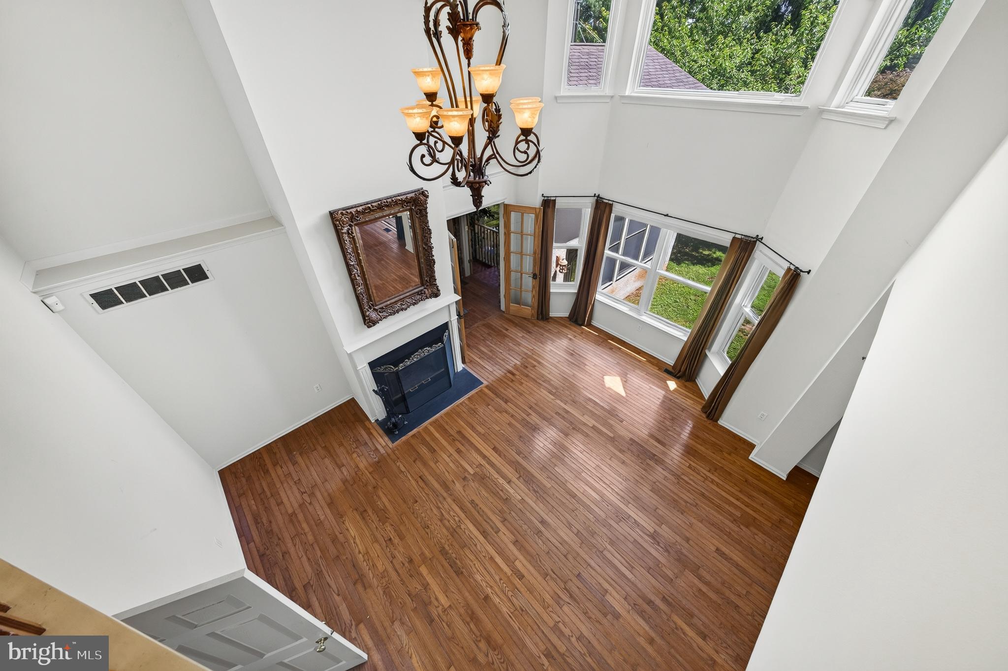 LONGSHORE ESTS - Residential
