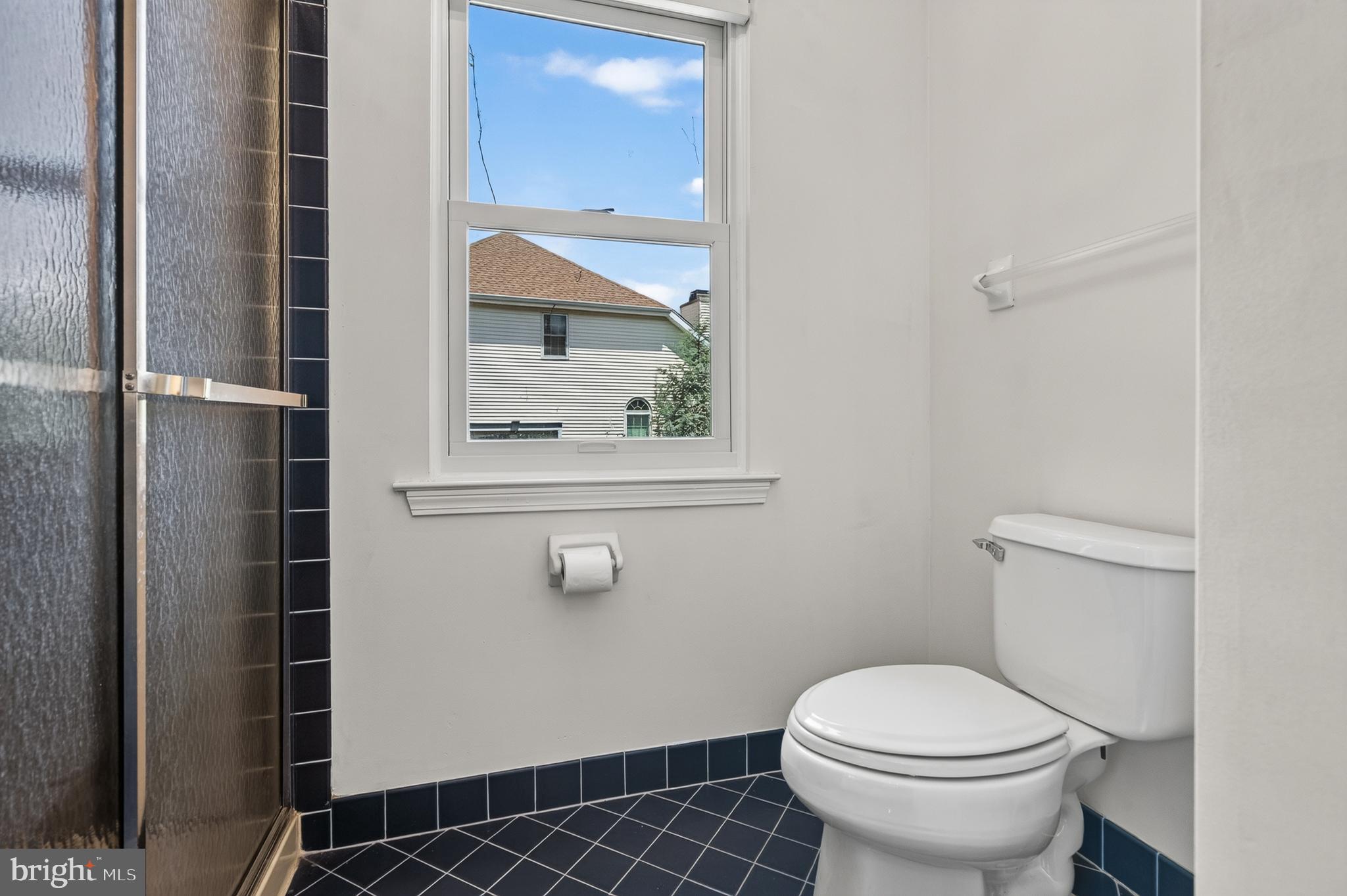 LONGSHORE ESTS - Residential