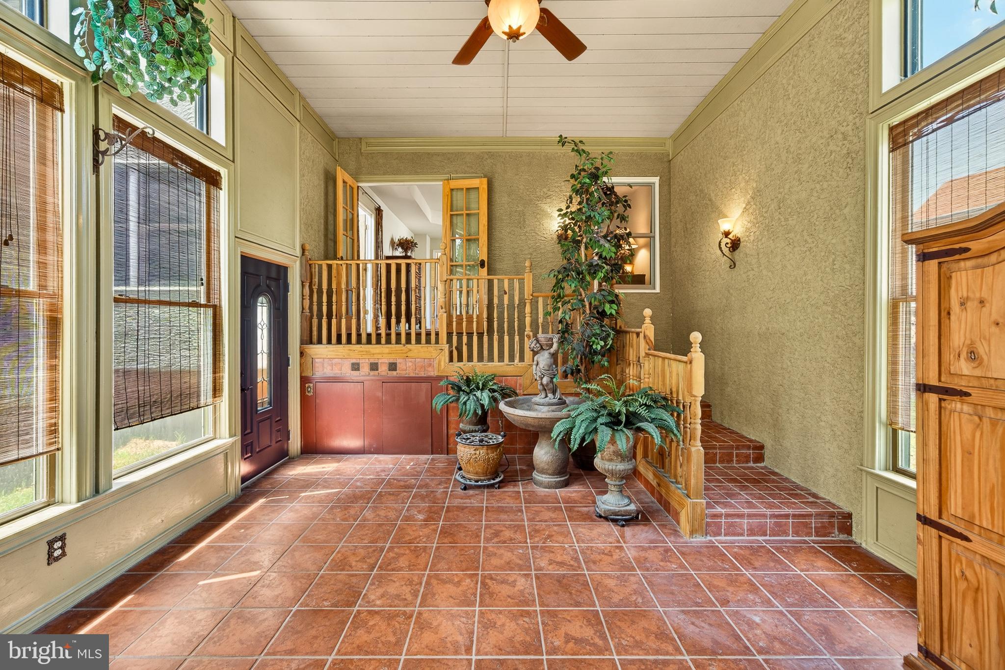 LONGSHORE ESTS - Residential