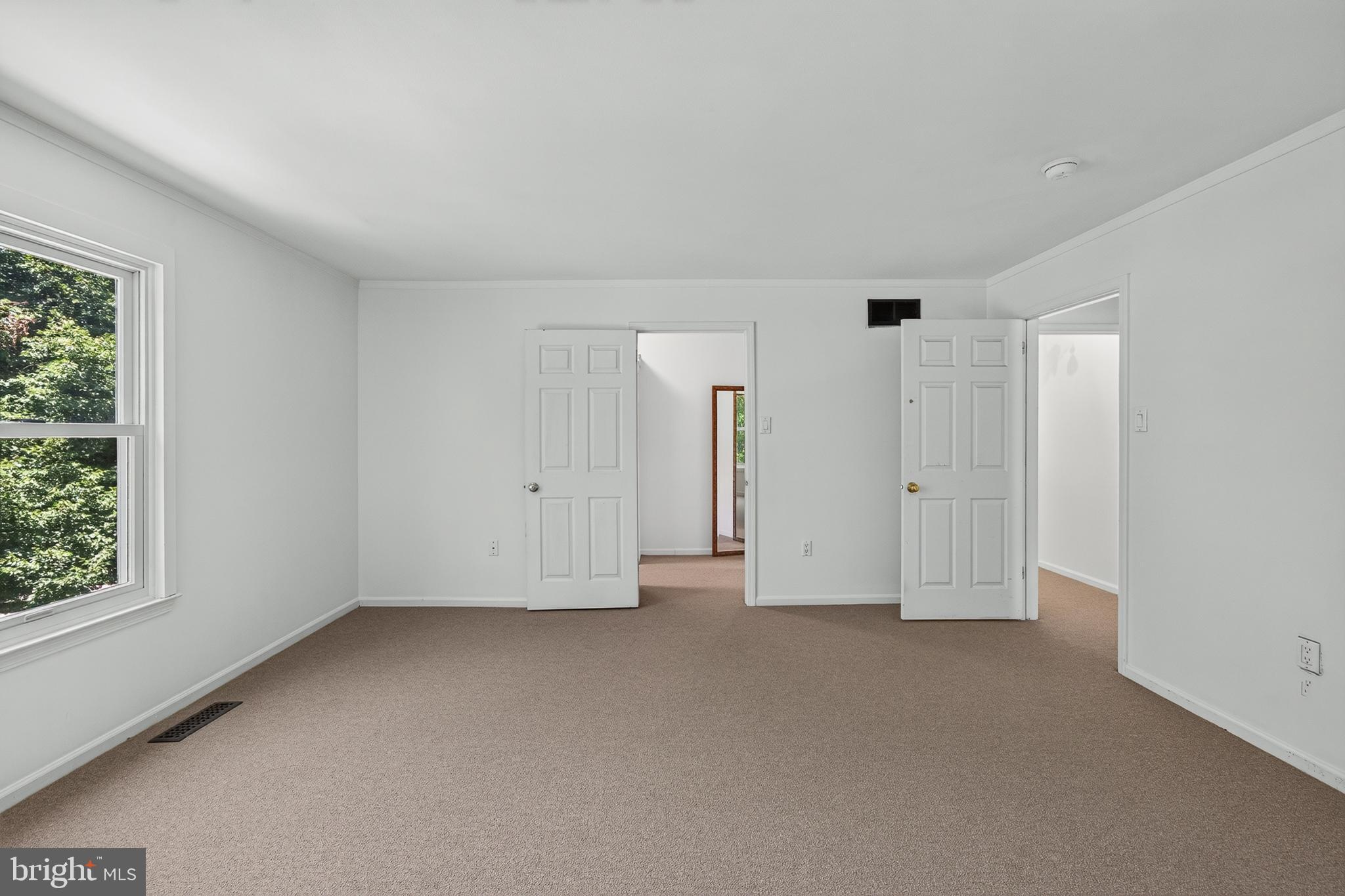 LONGSHORE ESTS - Residential