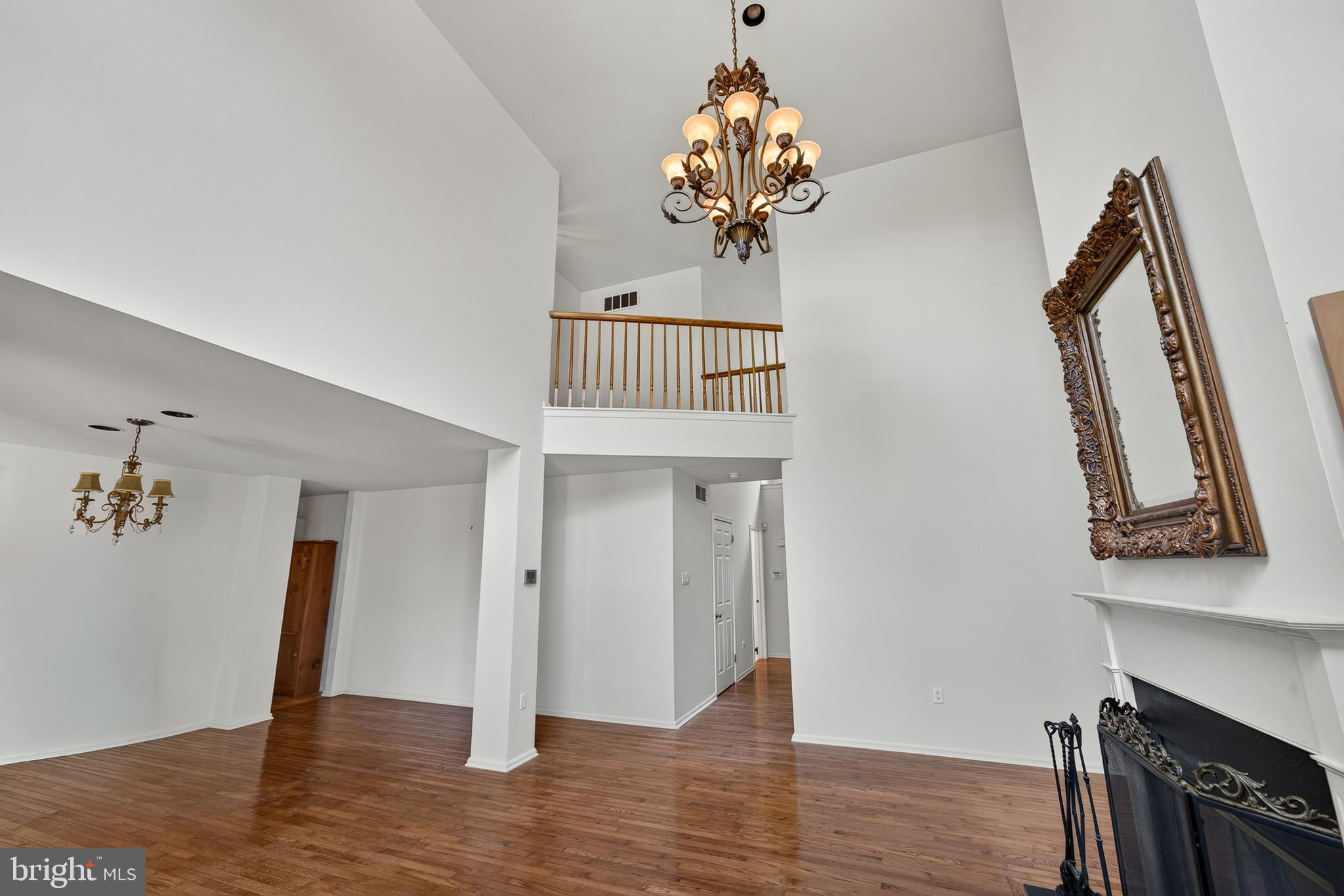 LONGSHORE ESTS - Residential