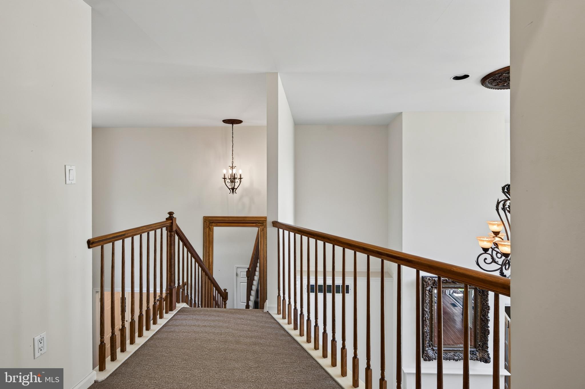 LONGSHORE ESTS - Residential