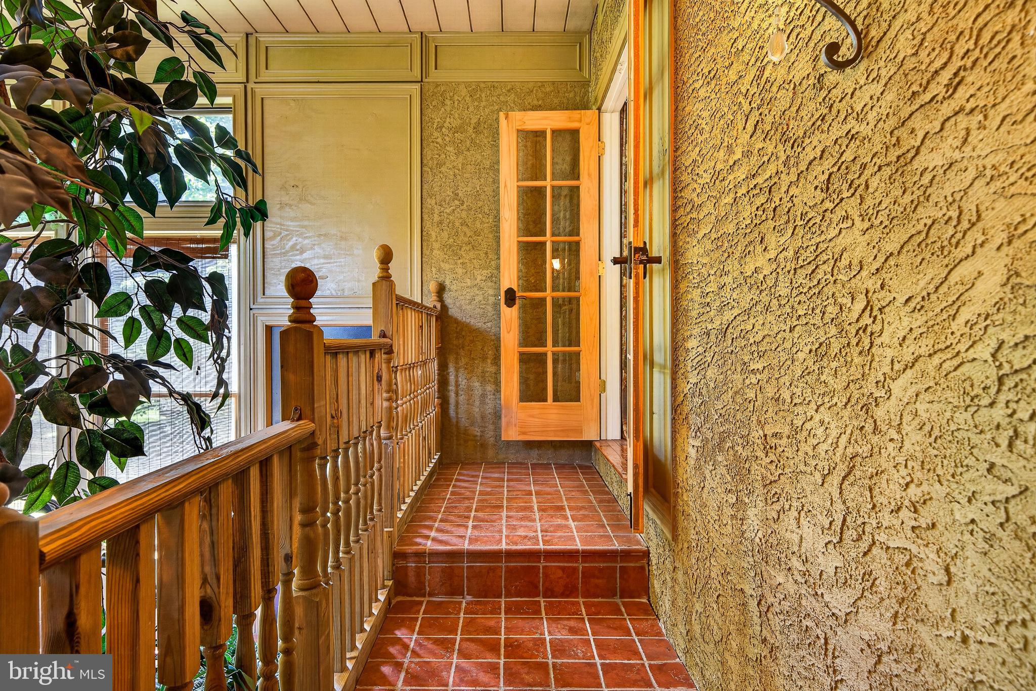 LONGSHORE ESTS - Residential