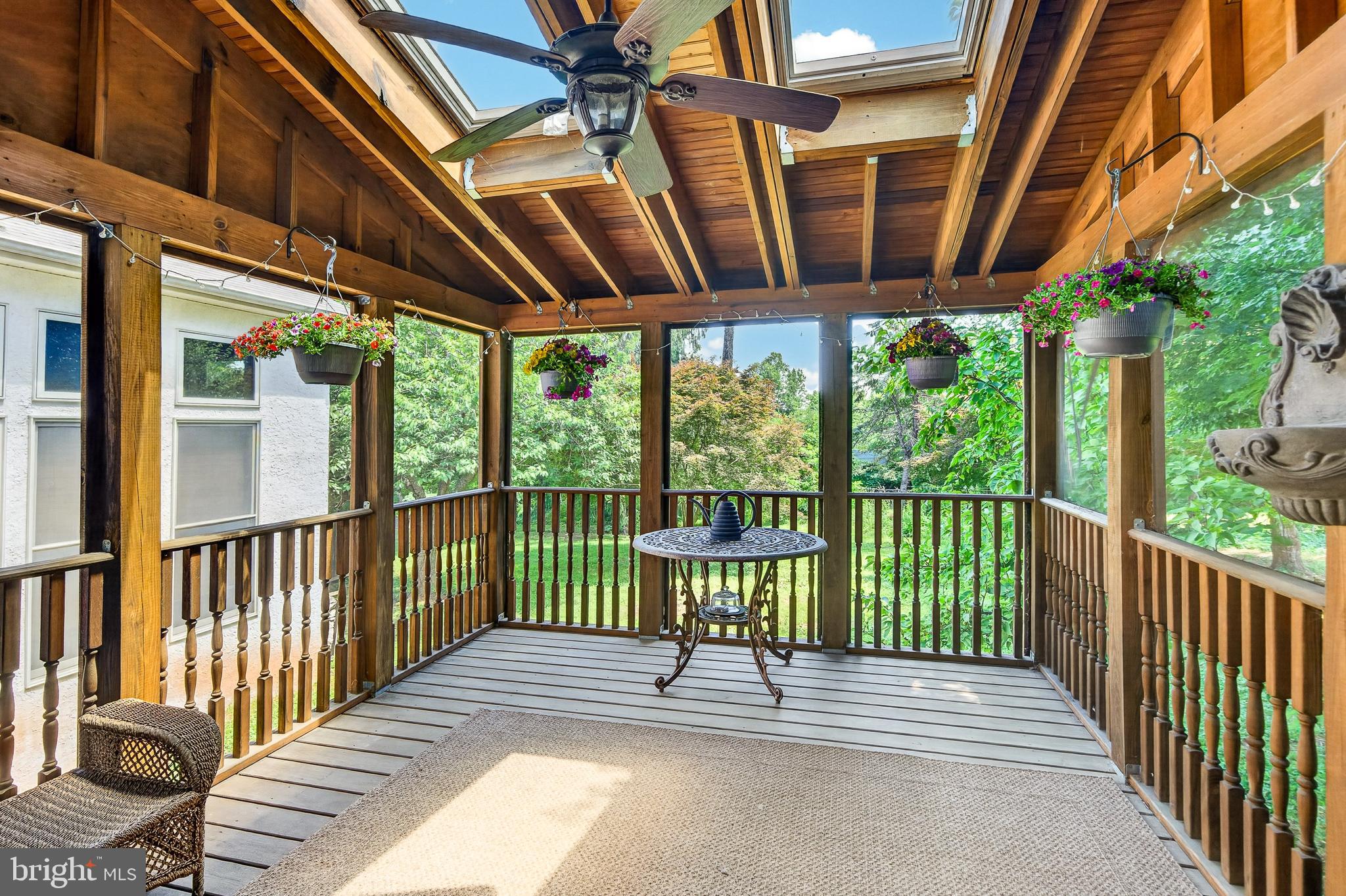 LONGSHORE ESTS - Residential