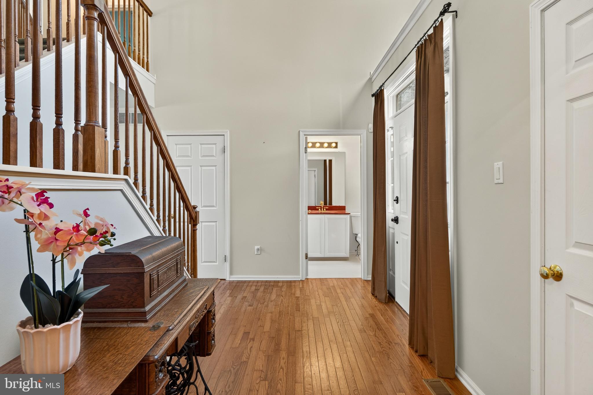 LONGSHORE ESTS - Residential