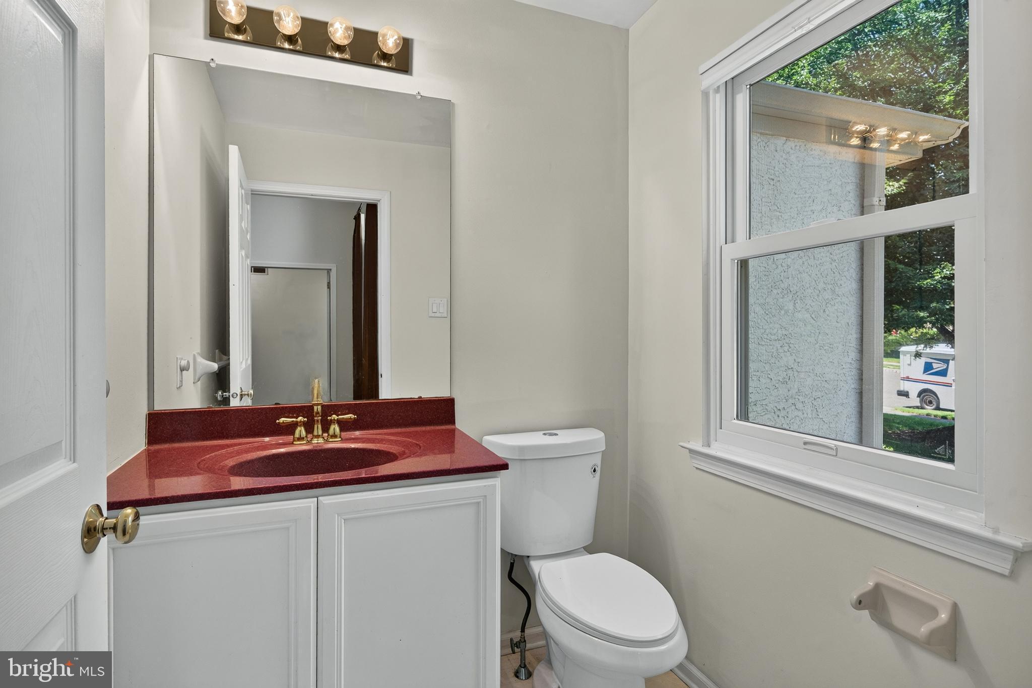 LONGSHORE ESTS - Residential