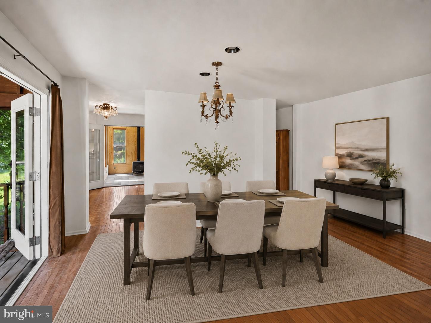 LONGSHORE ESTS - Residential