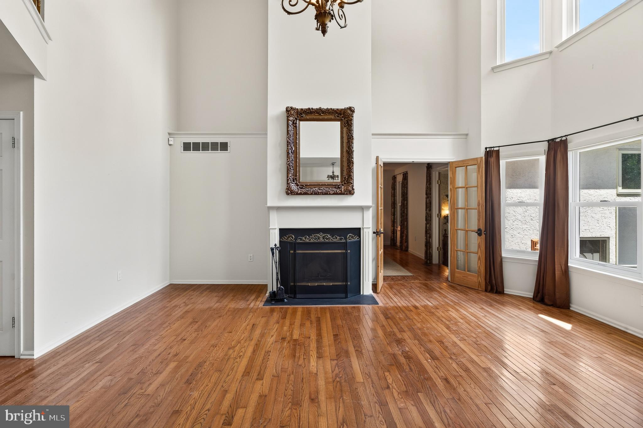 LONGSHORE ESTS - Residential