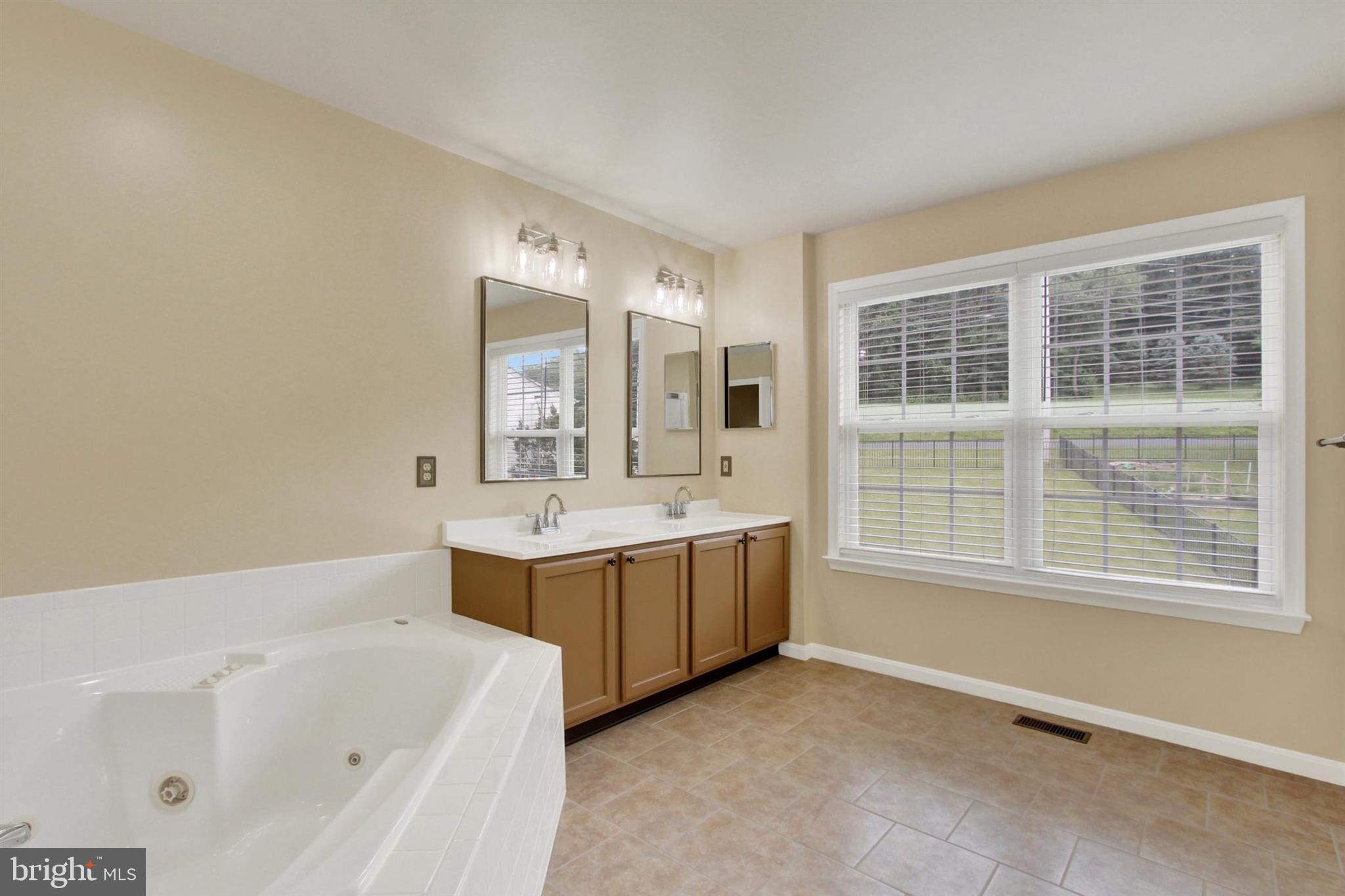 WINDSOR TWP - Residential