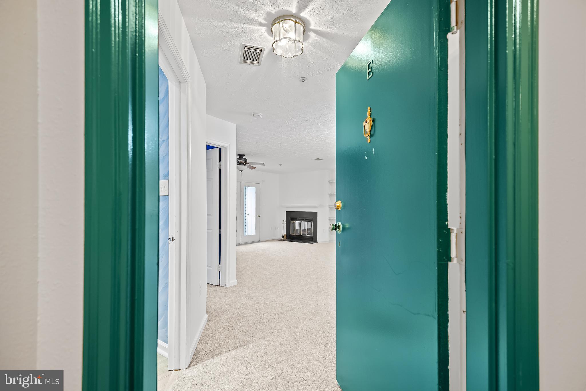 WATERS EDGE AT NORTH LAKE - Residential