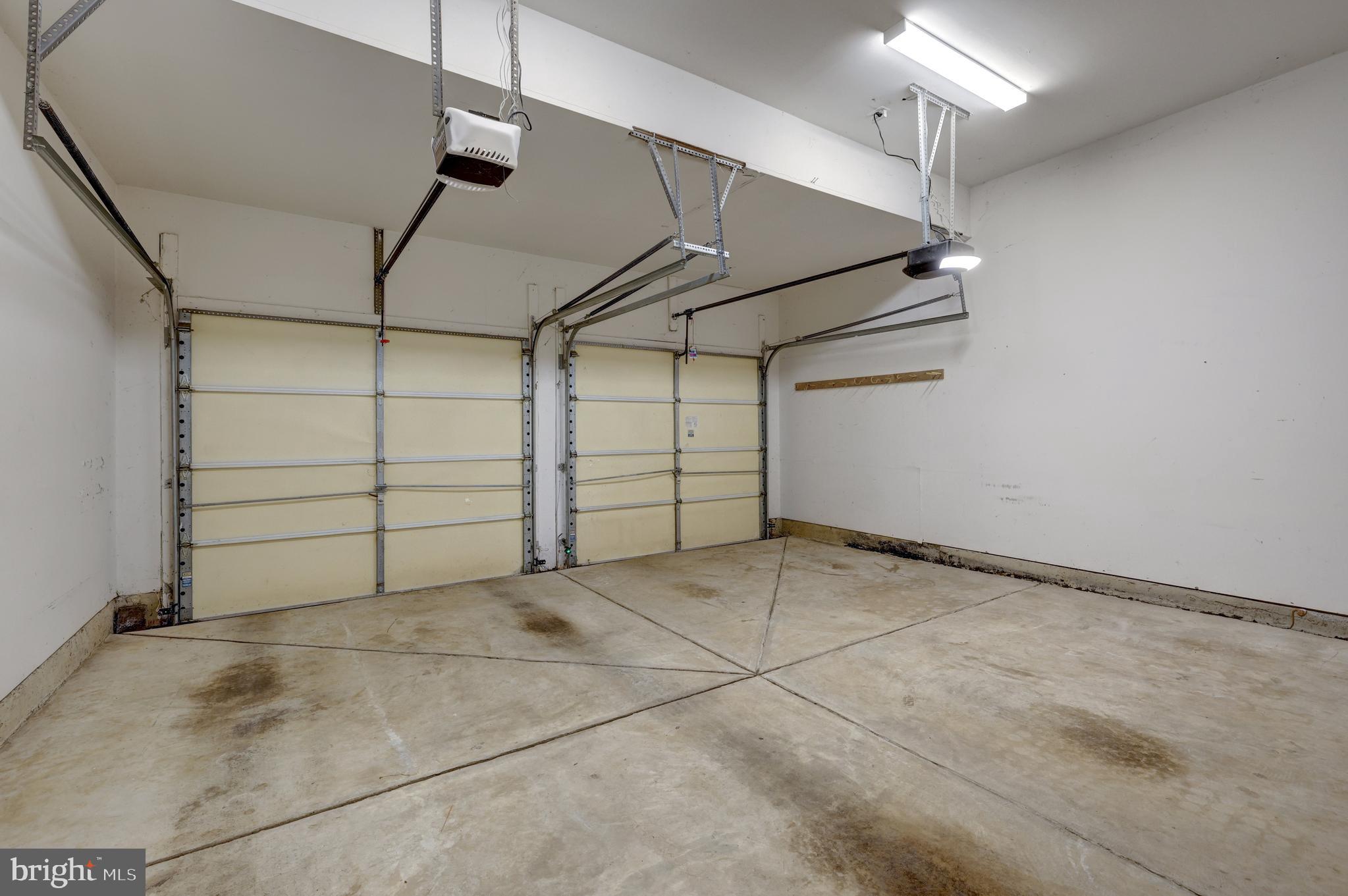 THE COURTS OF FOX MILL - Residential