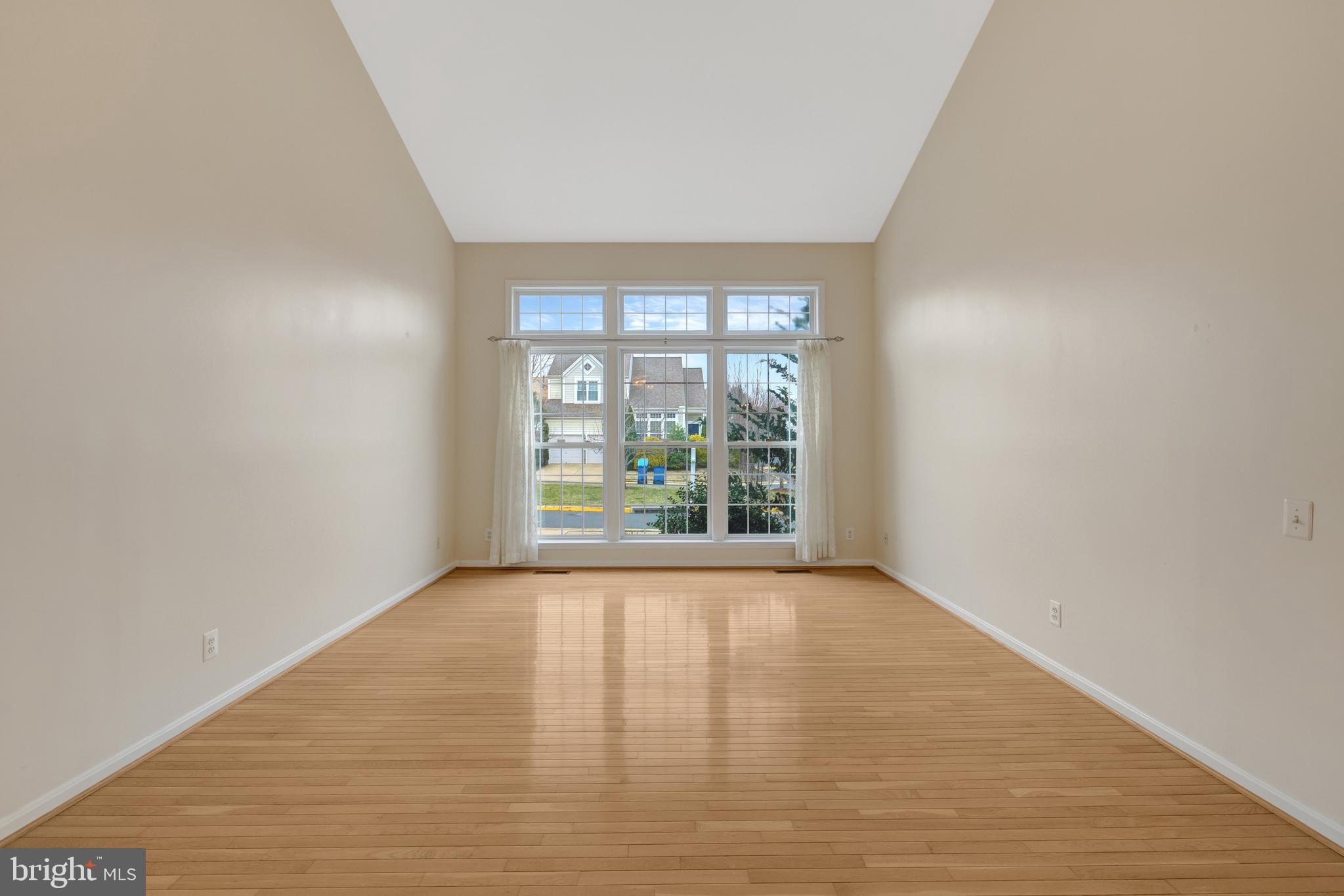 THE COURTS OF FOX MILL - Residential