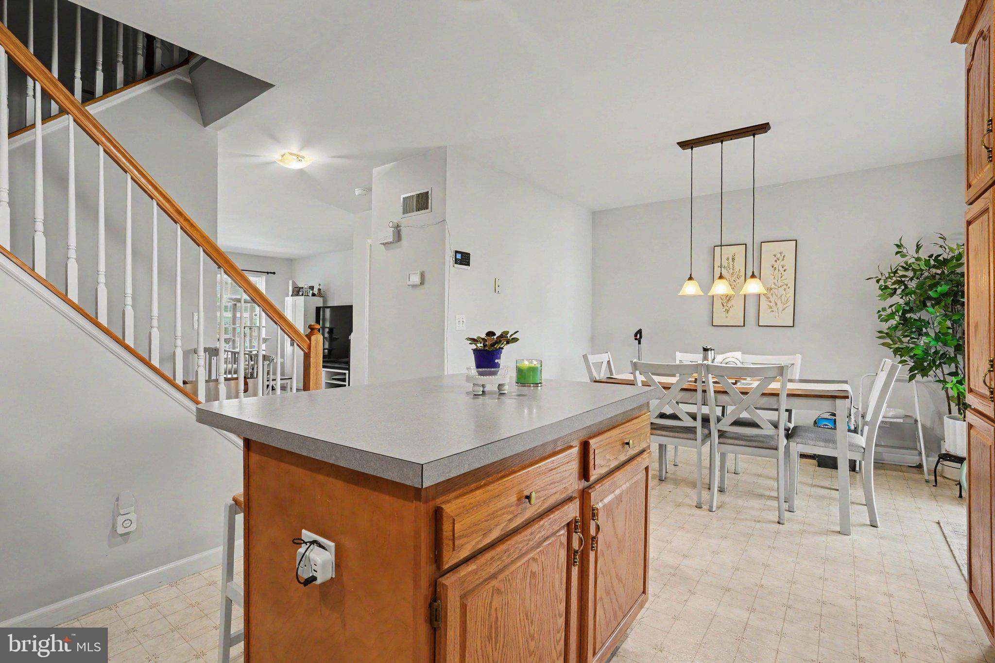 WOODSIDE - Residential