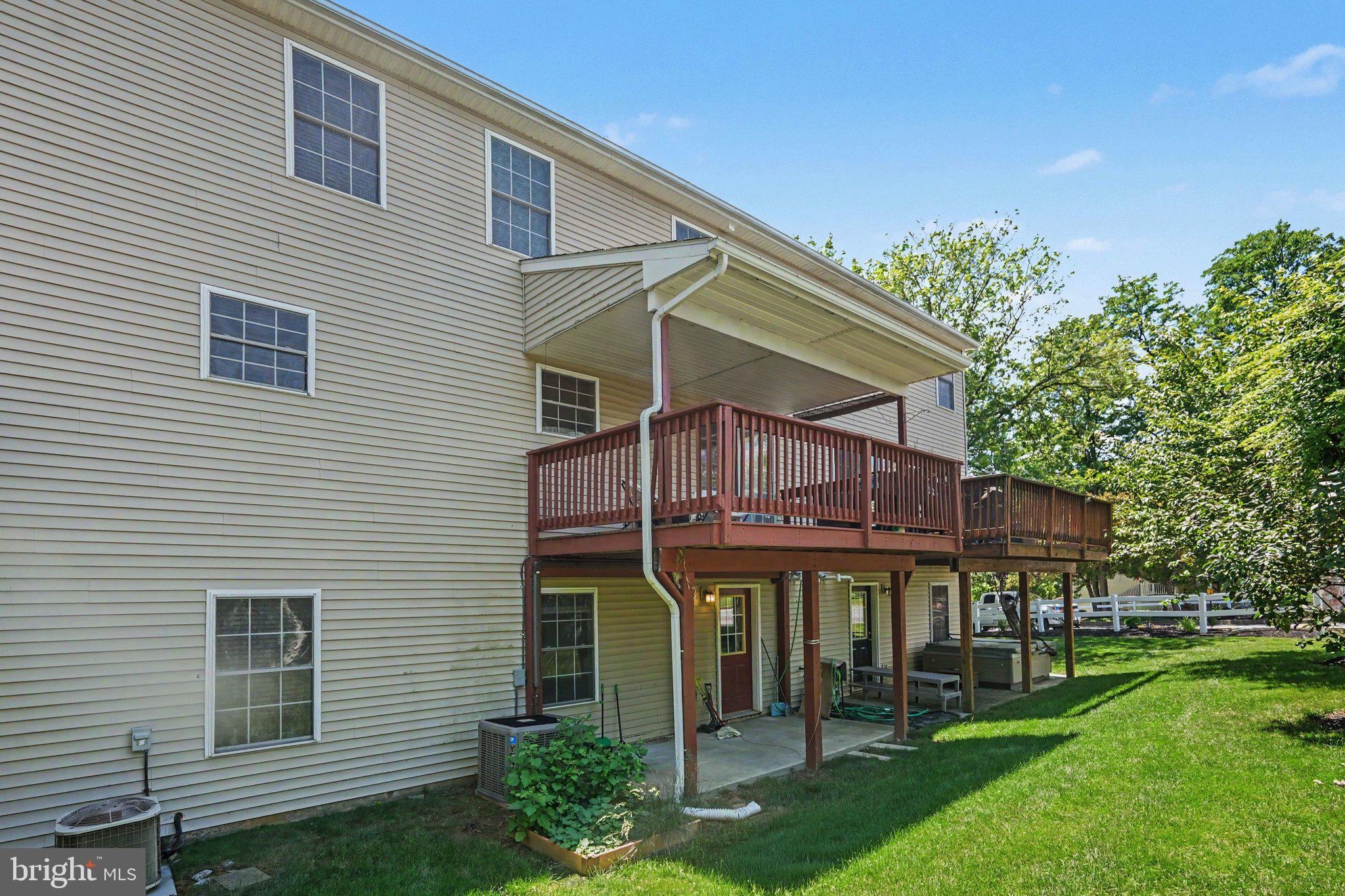WOODSIDE - Residential