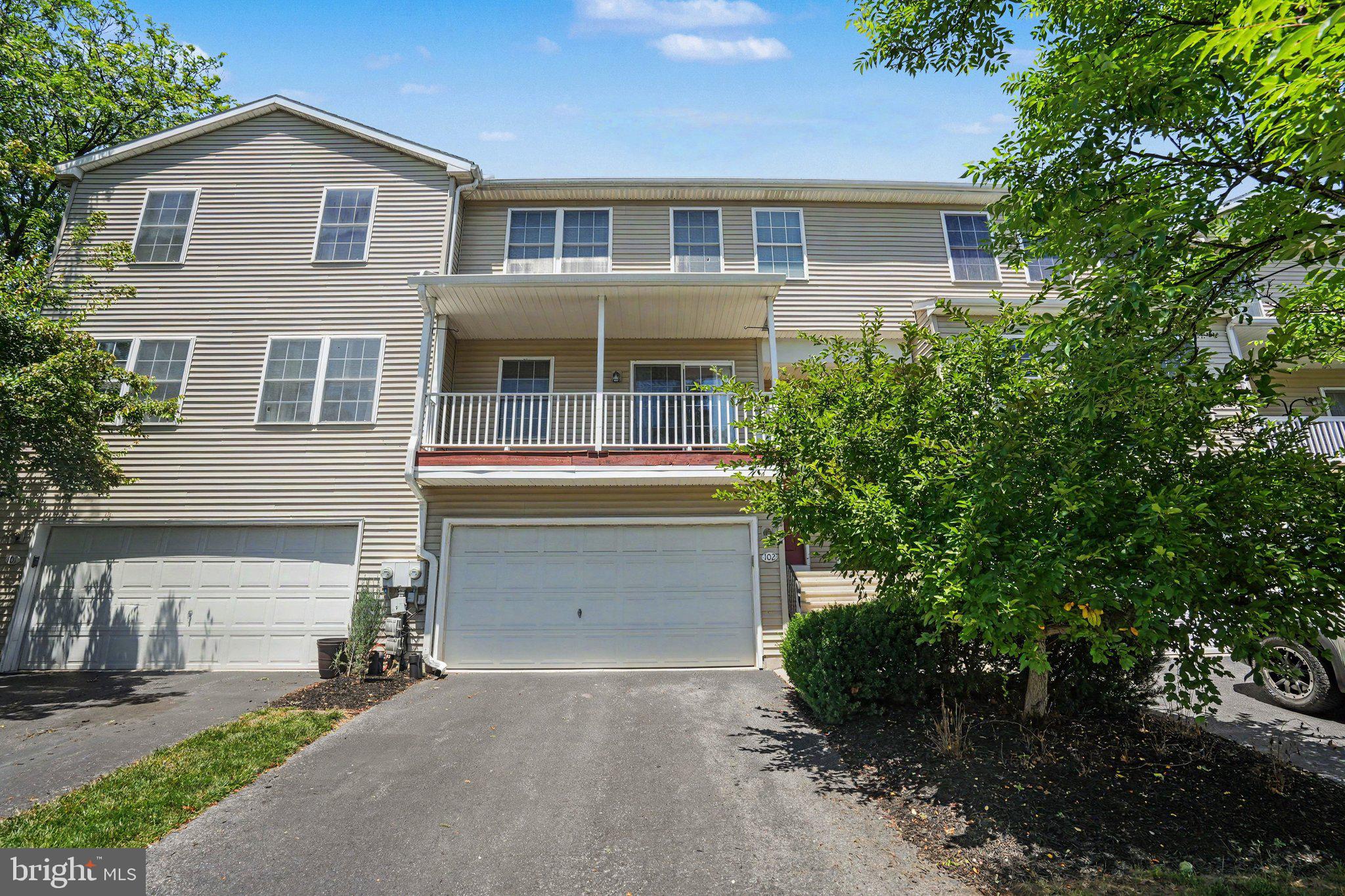 WOODSIDE - Residential