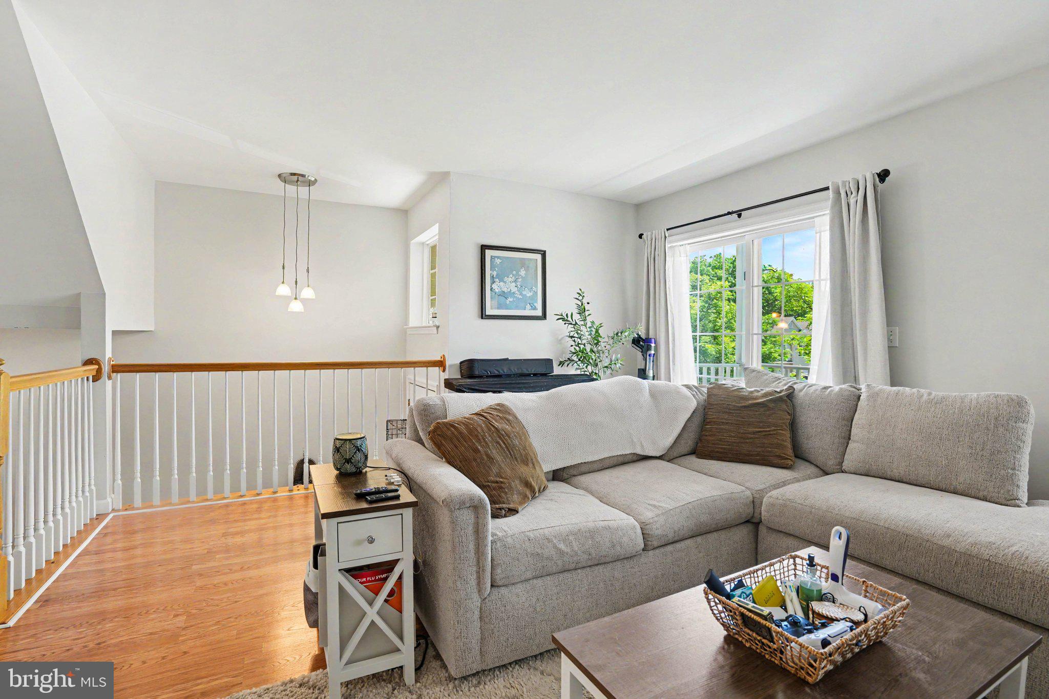 WOODSIDE - Residential