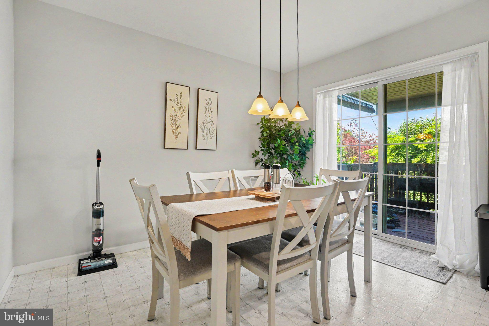 WOODSIDE - Residential