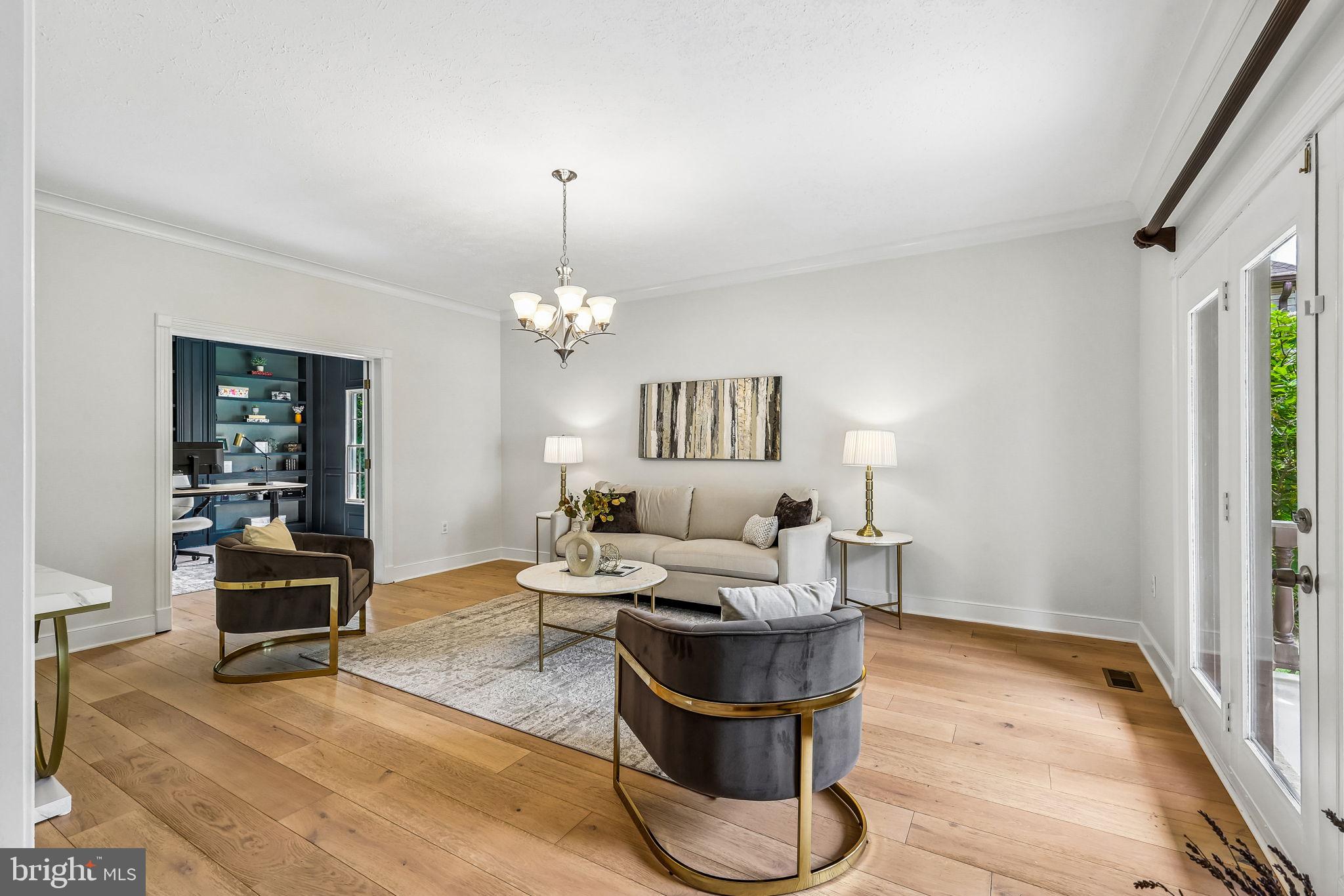 HAMPTON CHASE - Residential