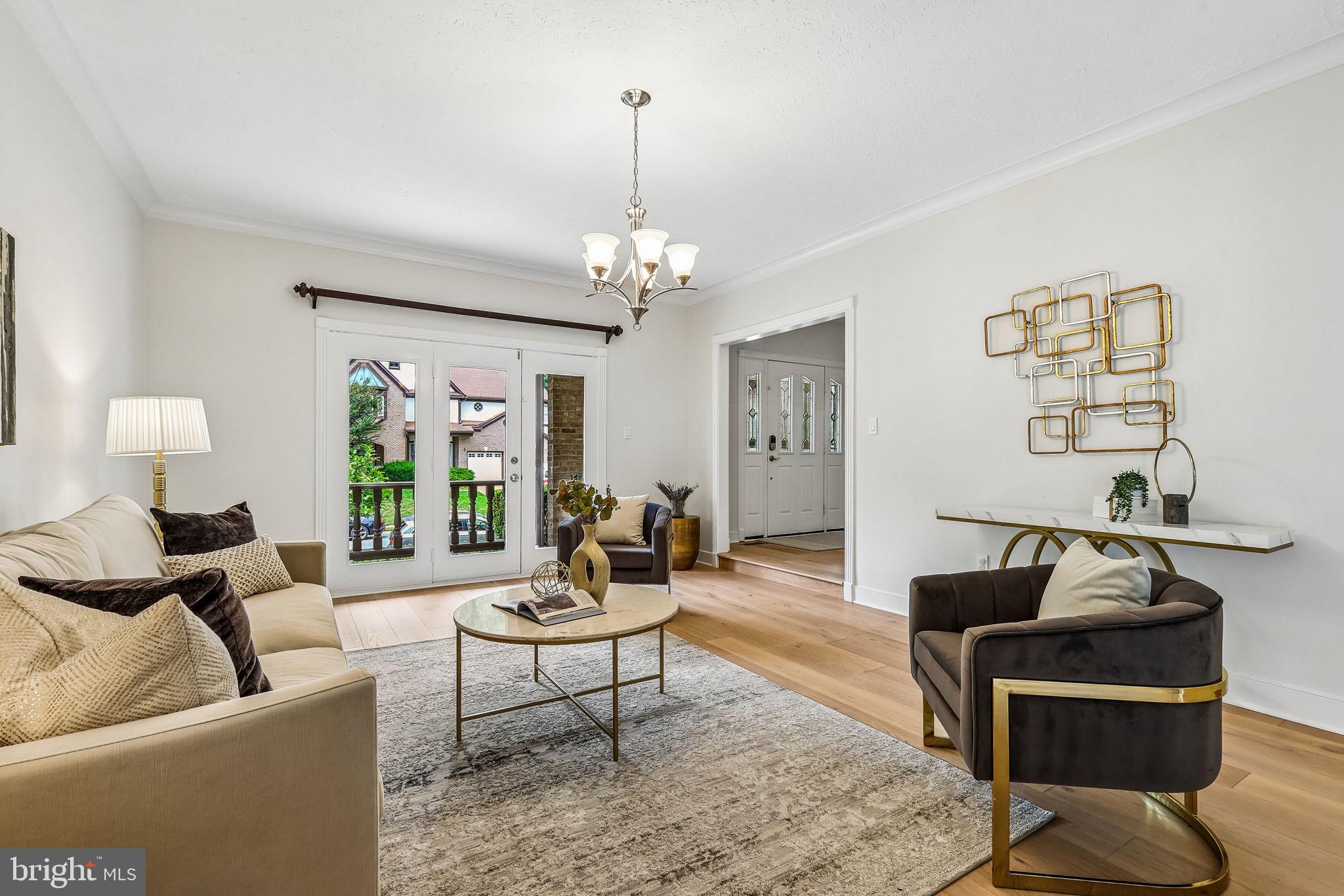 HAMPTON CHASE - Residential