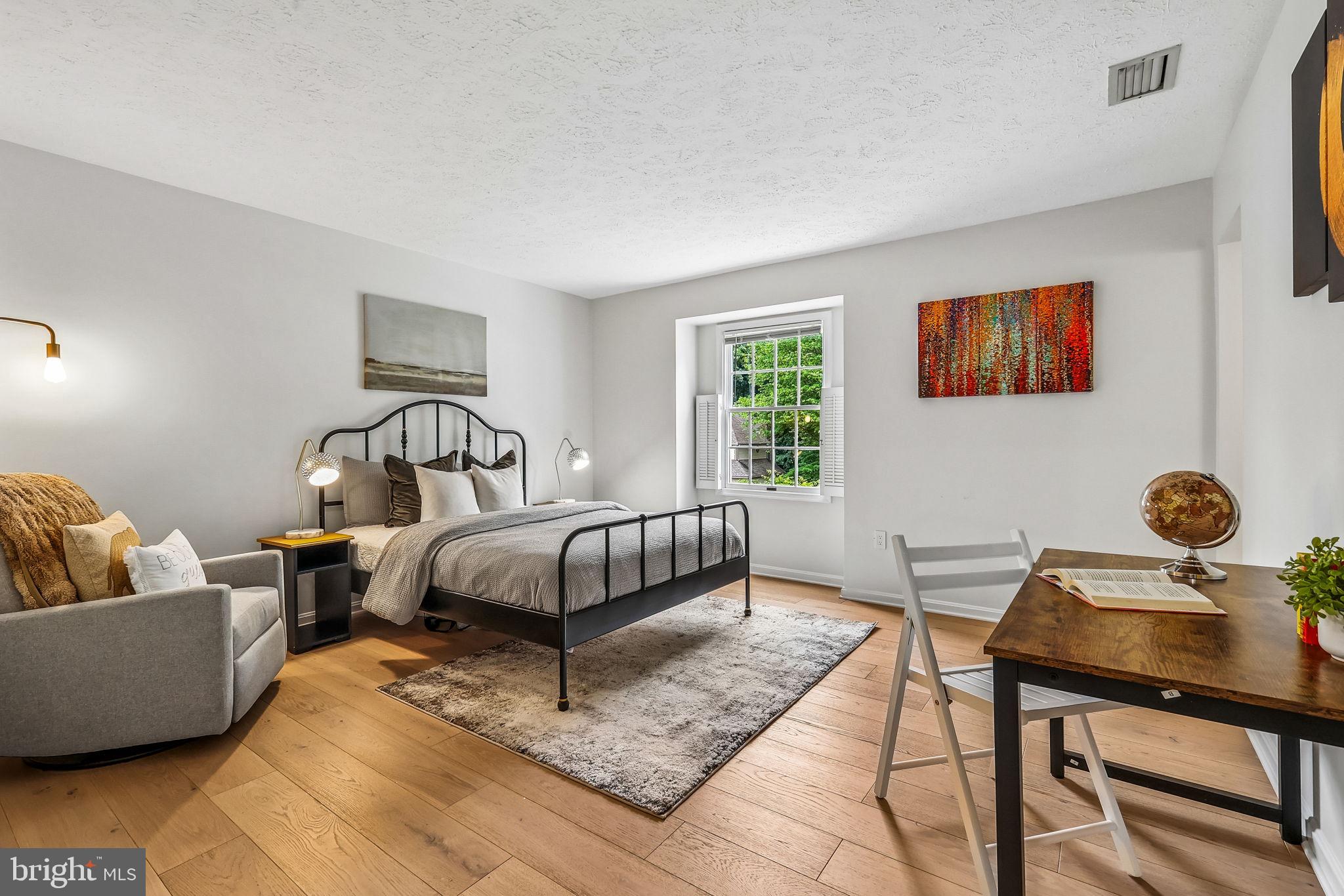 HAMPTON CHASE - Residential
